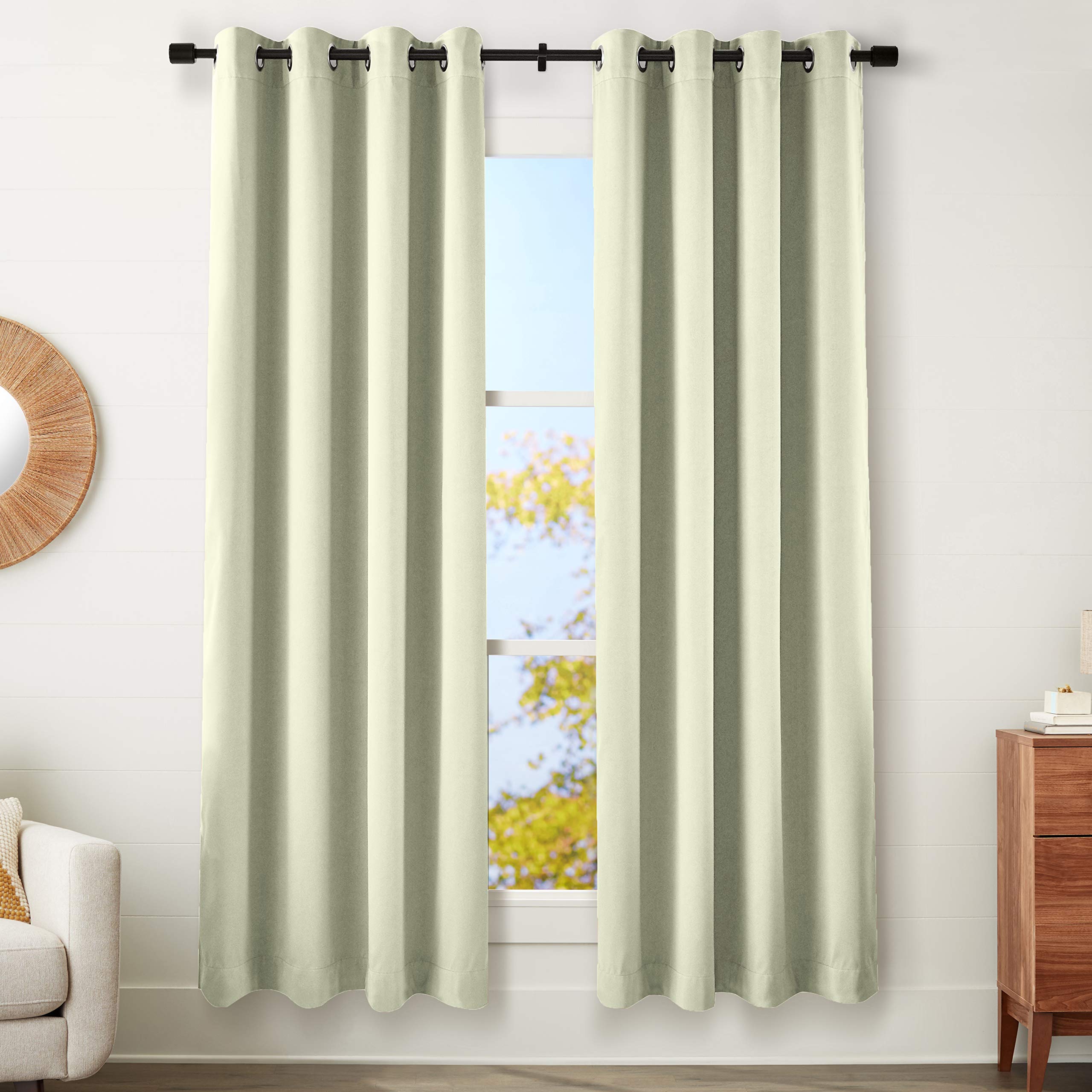Amazon Basics Theatre Grade tende oscuranti 52x95 verde salvia 2 pezzi termiche