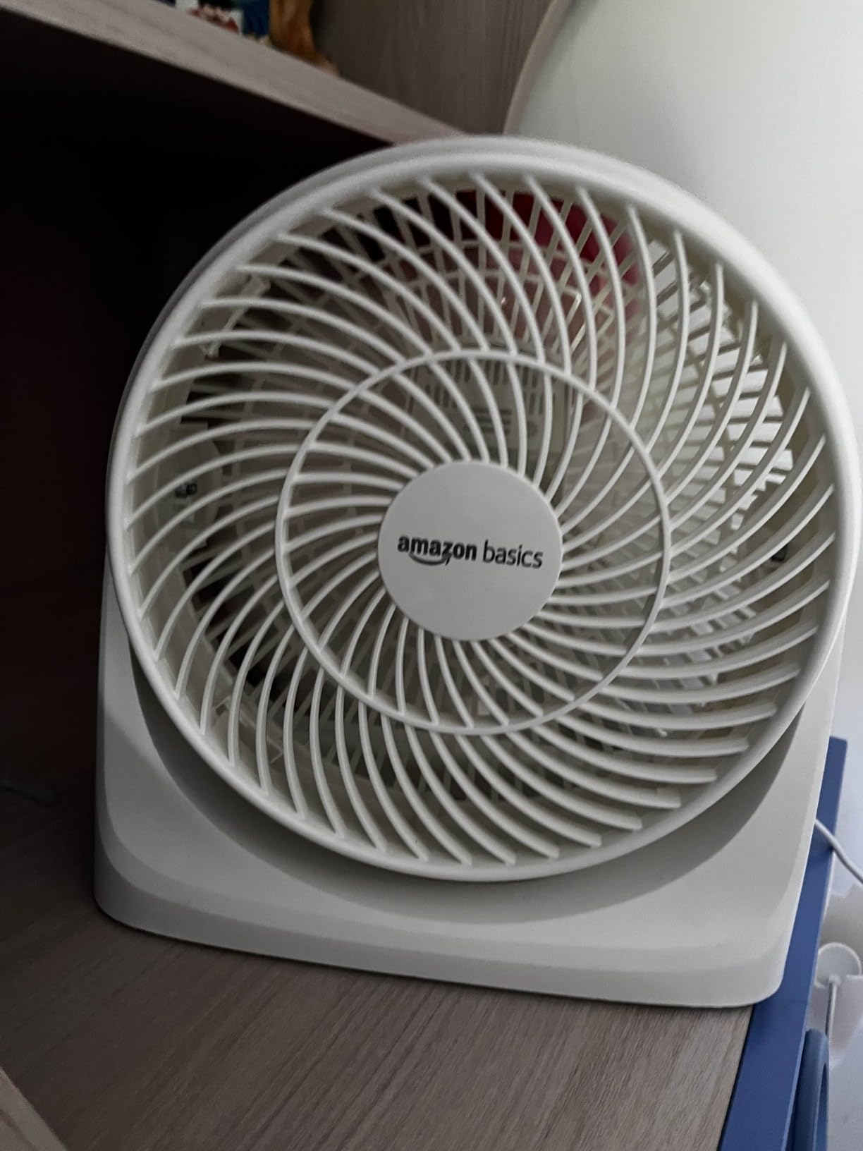 Amazon Basics ventilatore da tavolo 18 cm bianco 3 velocita