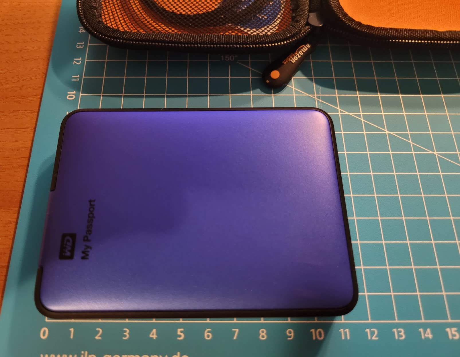 AmazonBasics Custodia Rigida HDD My Passport Nera