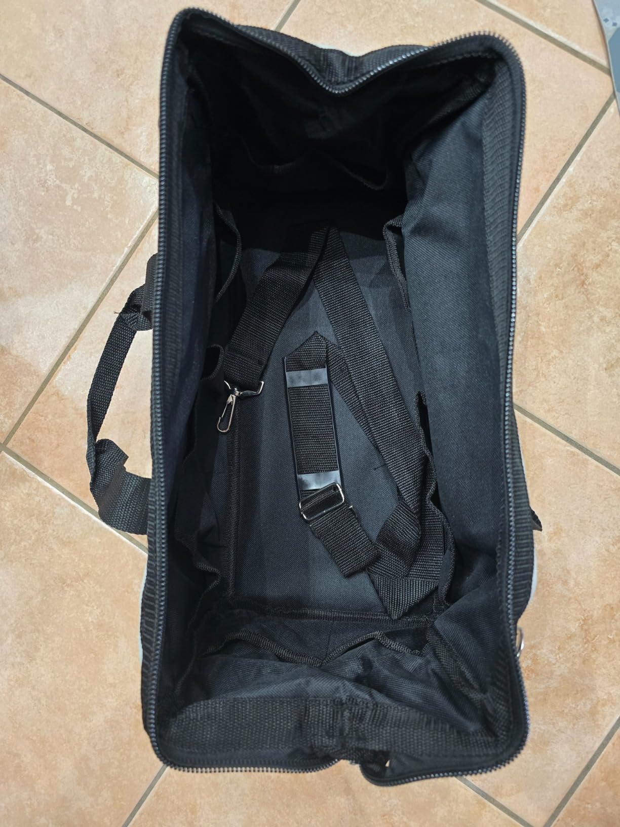 Amazon Basics Borsa Portautensili 40,6 cm Nero Grigio 26 Tasche
