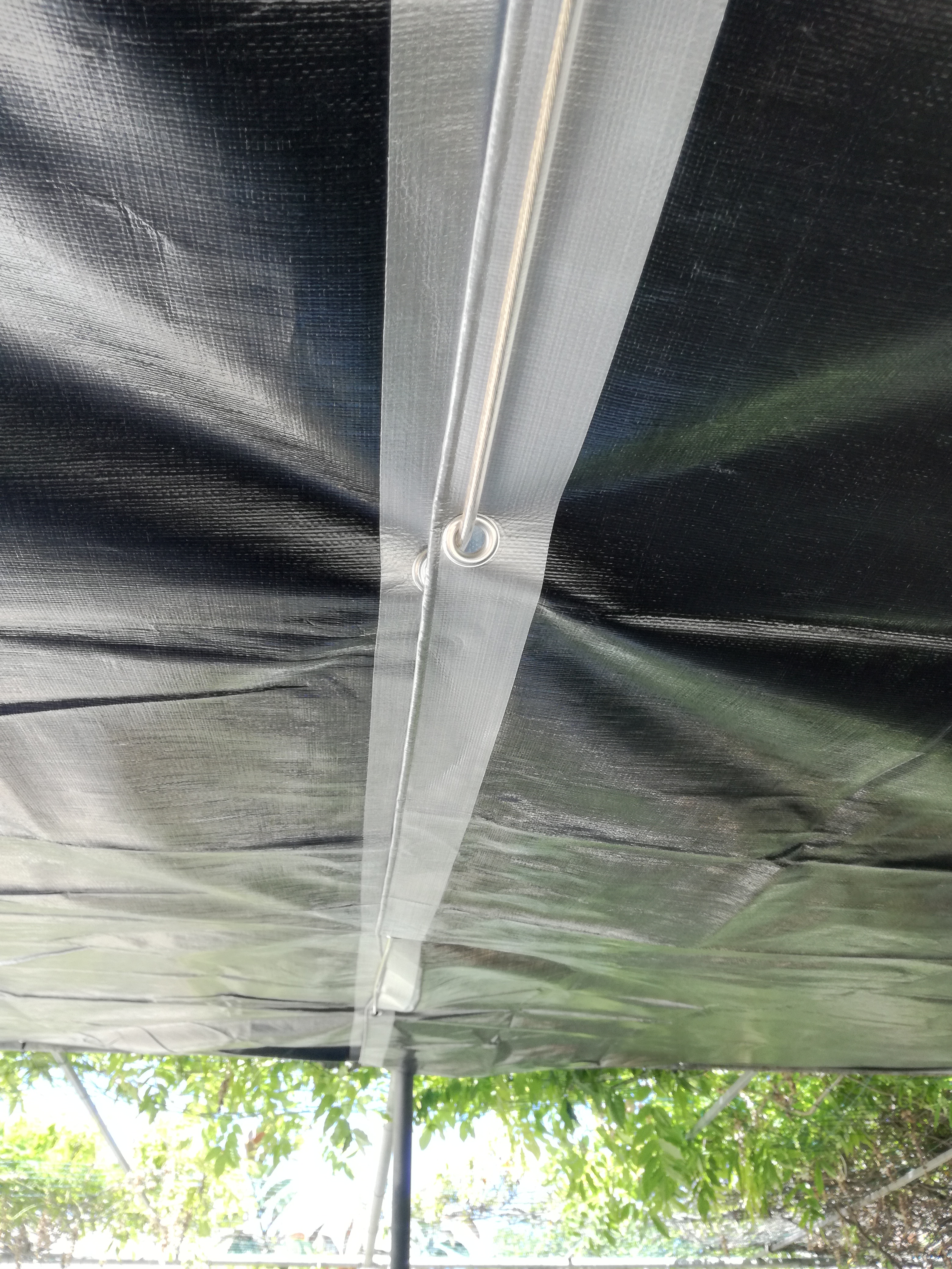 AmazonBasics Telo Impermeabile 3,6 x 6 m Argento/Nero
