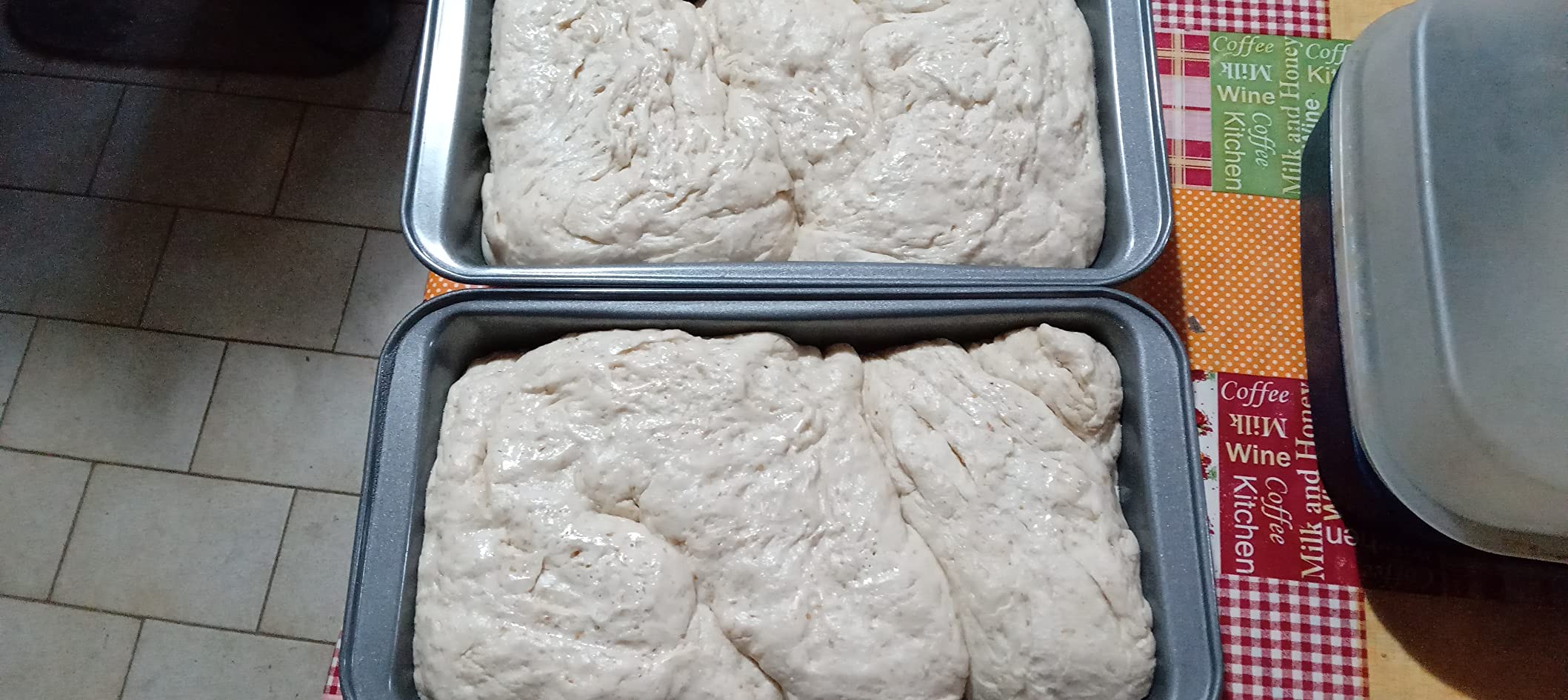 AmazonBasics teglia pane antiaderente 2 pezzi 27 cm