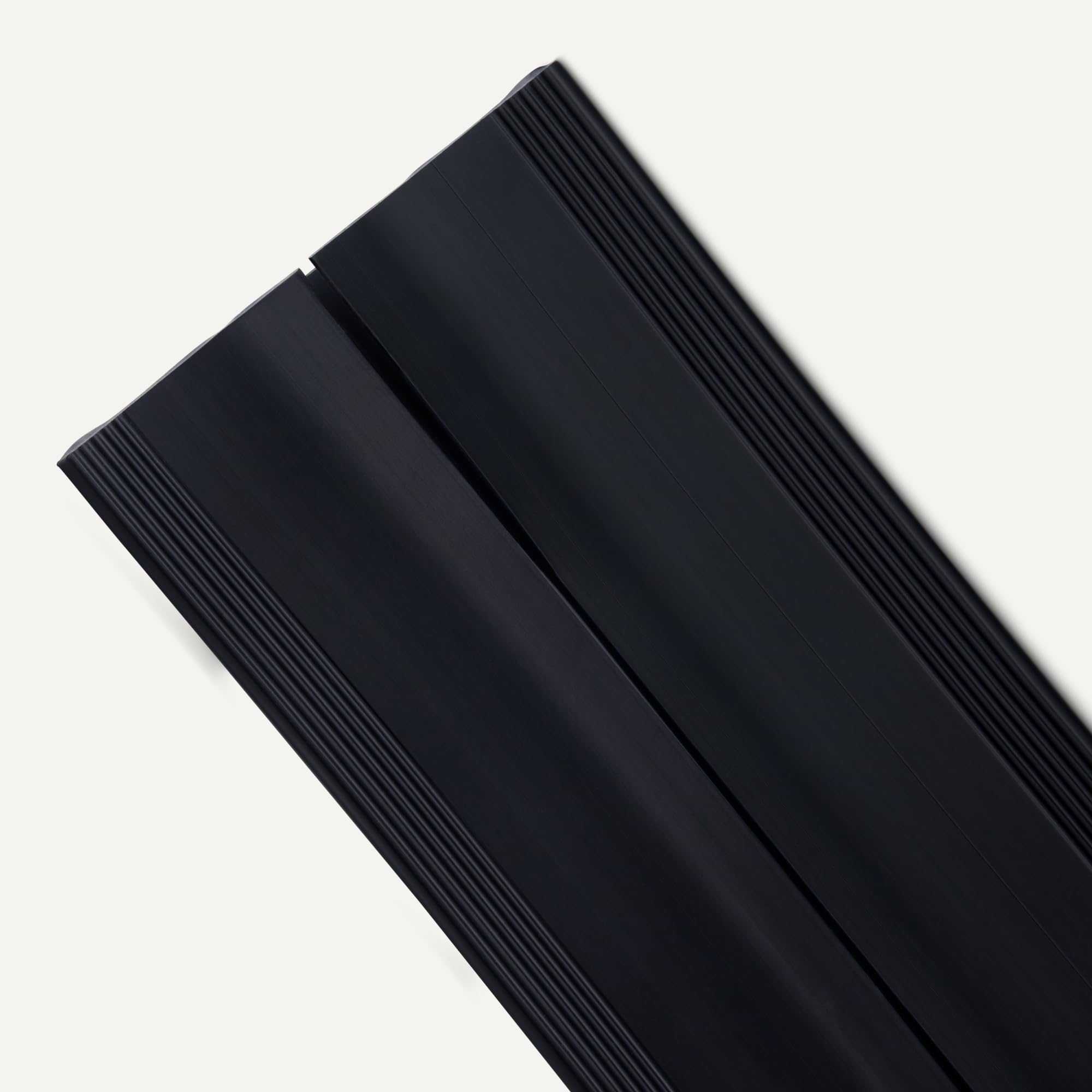 Amazon Basics canalina passacavi pavimento nera 1,8 m 2 pezzi