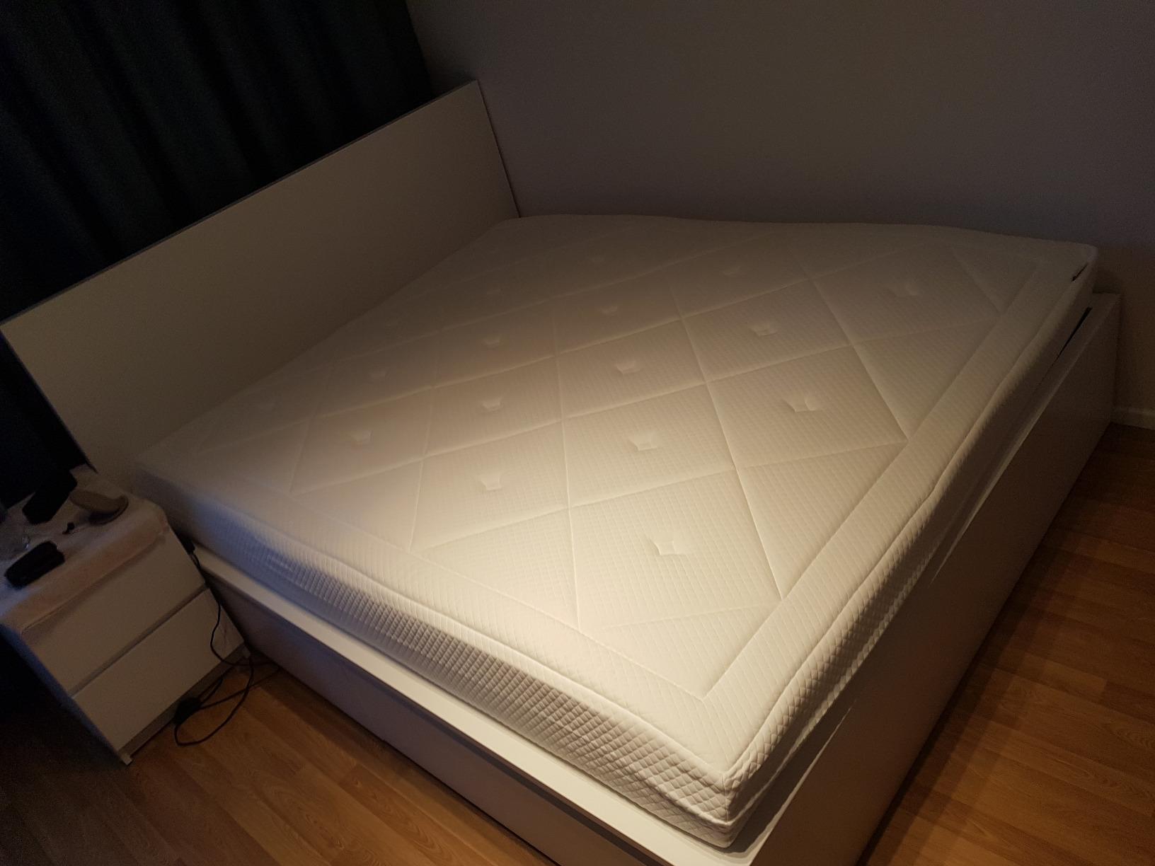 Amazon Basics Materasso Memory Foam 90x200 cm Superb