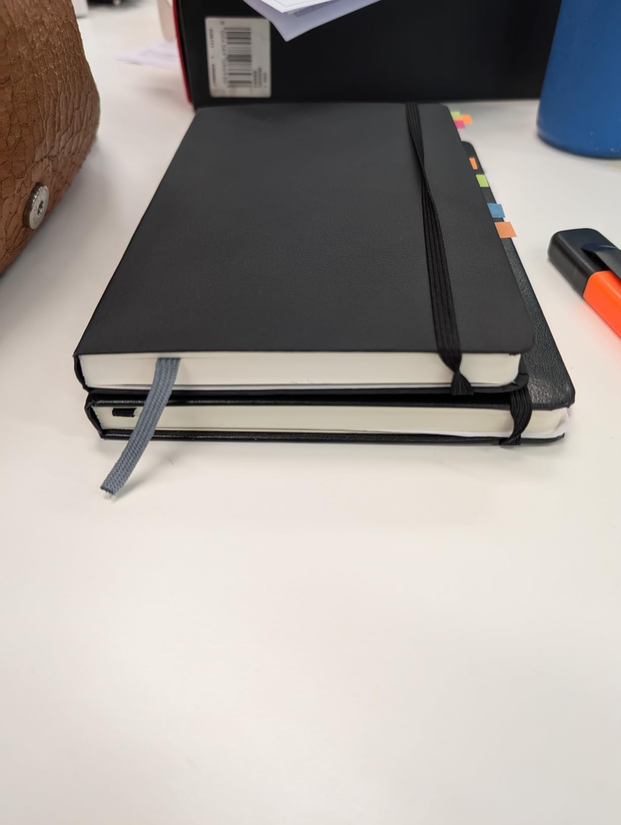 Amazon Basics Quaderno A5 a Righe 240 Pagine Nero Classic