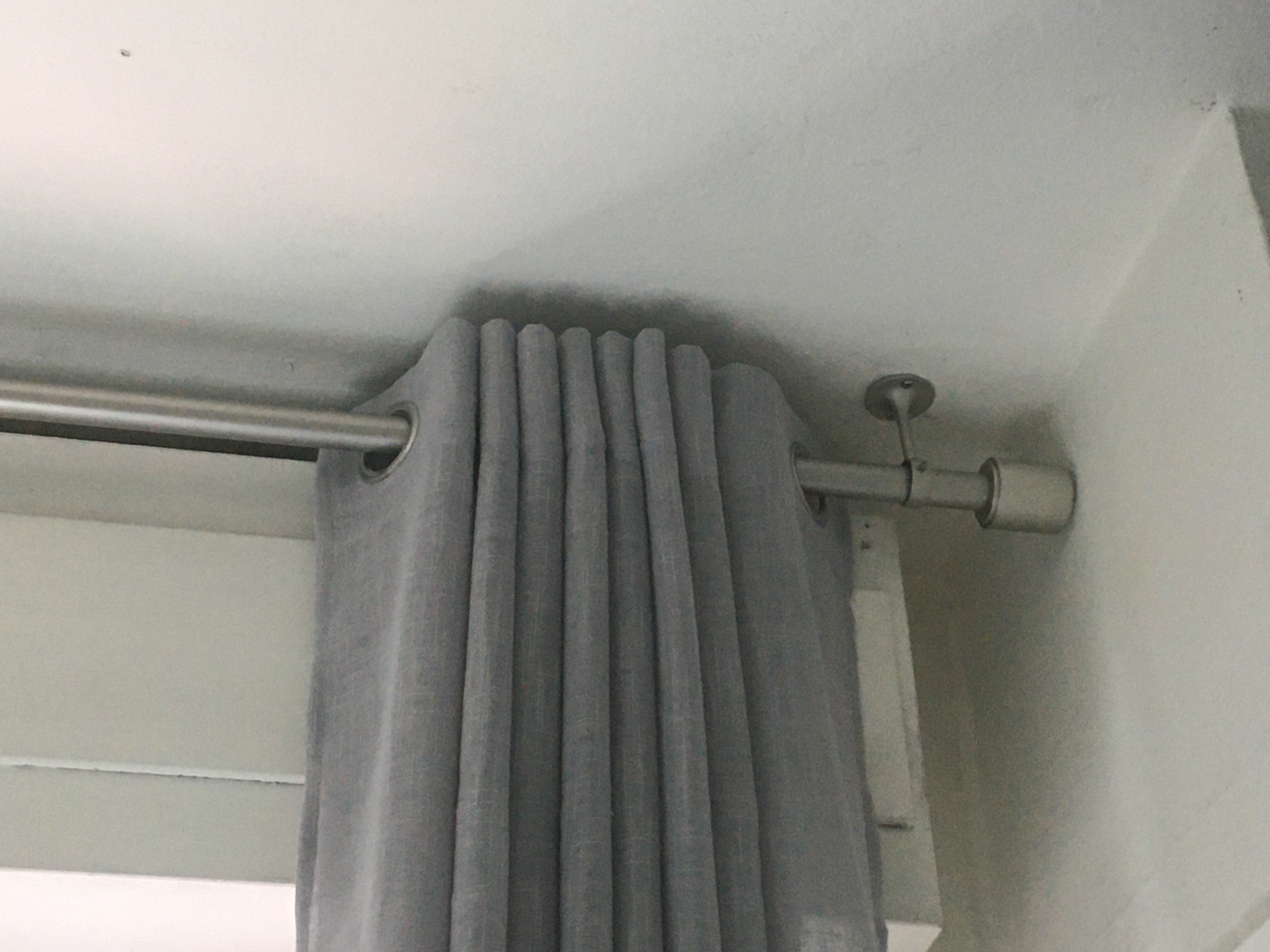 Amazon Basics Staffe Soffitto Nichel per Tende 2 Pezzi