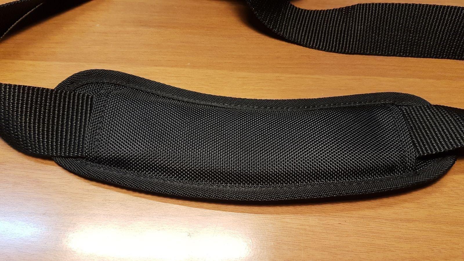 Amazon Basics Borsa Fotocamera SLR Fondina Nera Impermeabile