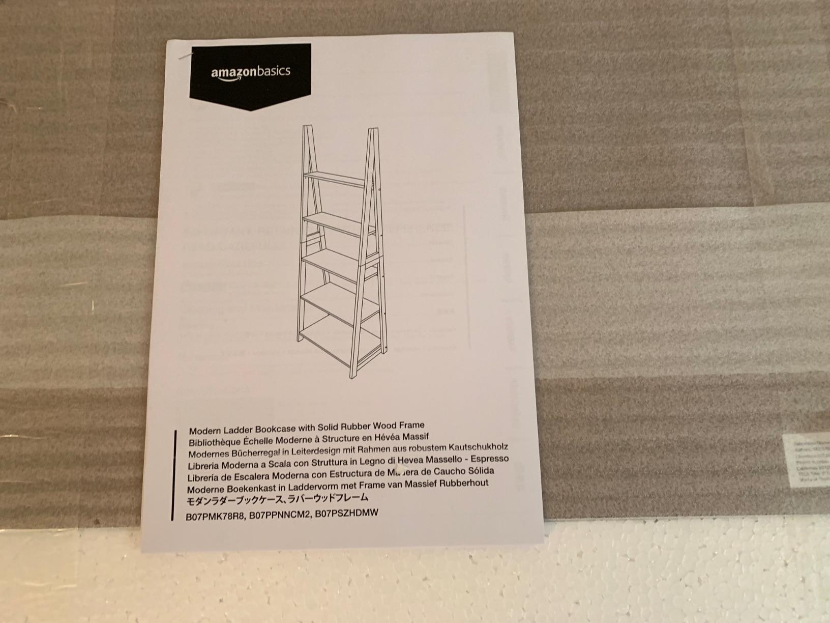 Amazon Basics Libreria a Scala 5 Ripiani Legno Bianca