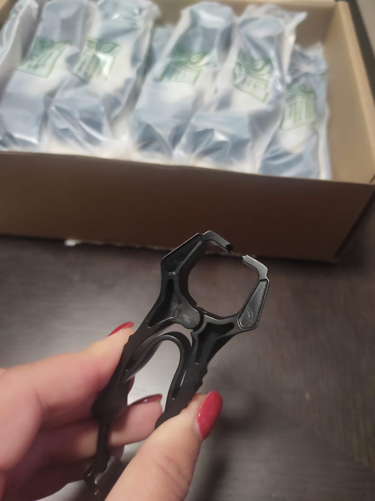 Amazon Basics Clip Guanti Lavoro Nere Confezione da 24
