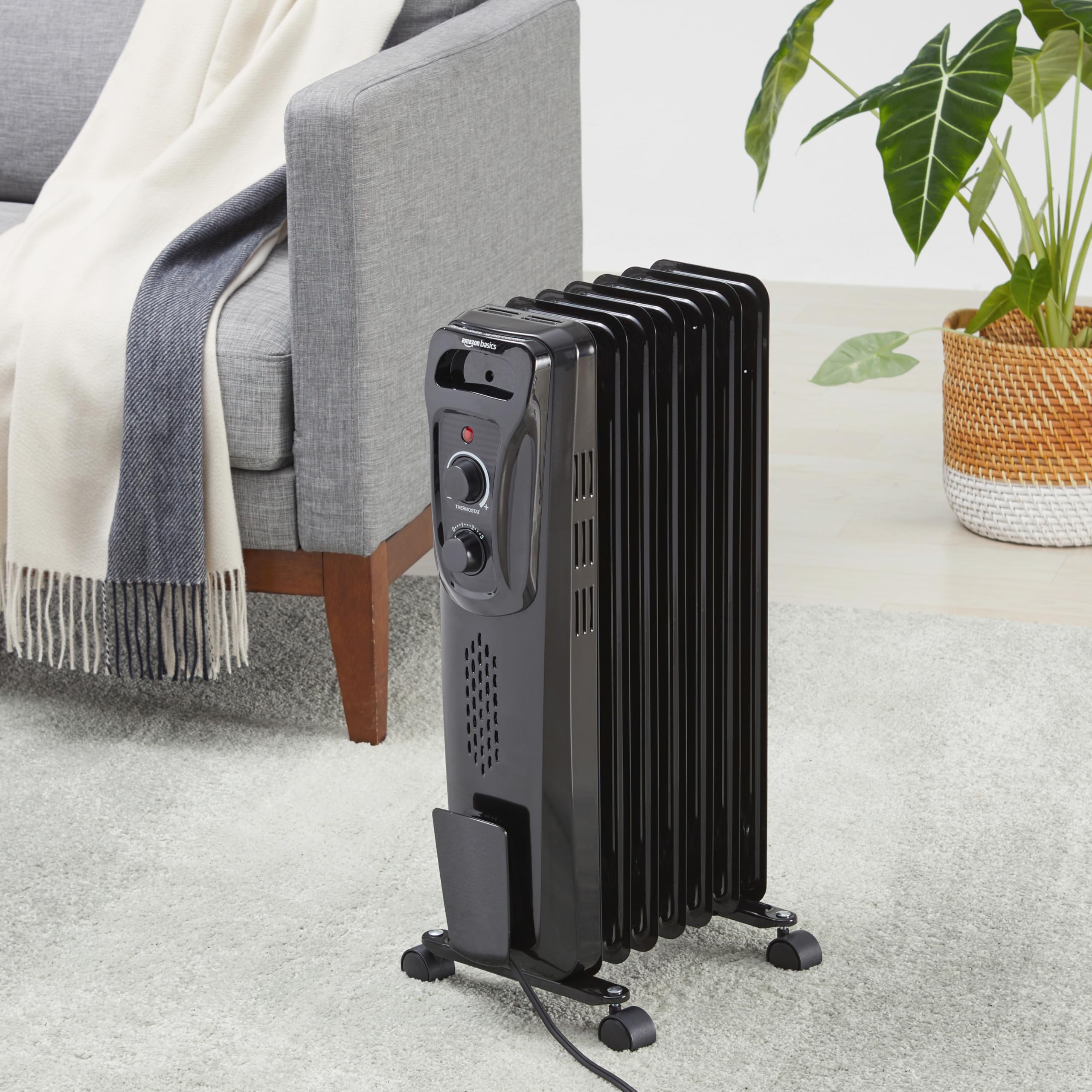 Amazon Basics Termosifone Olio 1500W Nero 7 Elementi