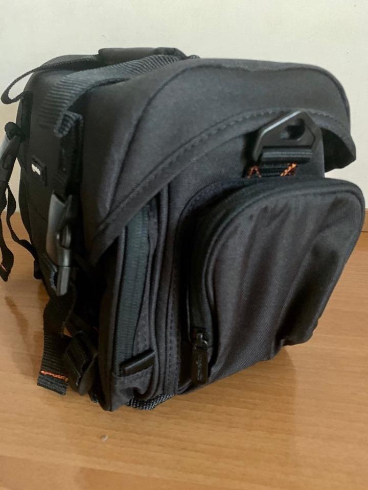 Amazon Basics Borsa Fotocamera SLR Grande Nero Grigio