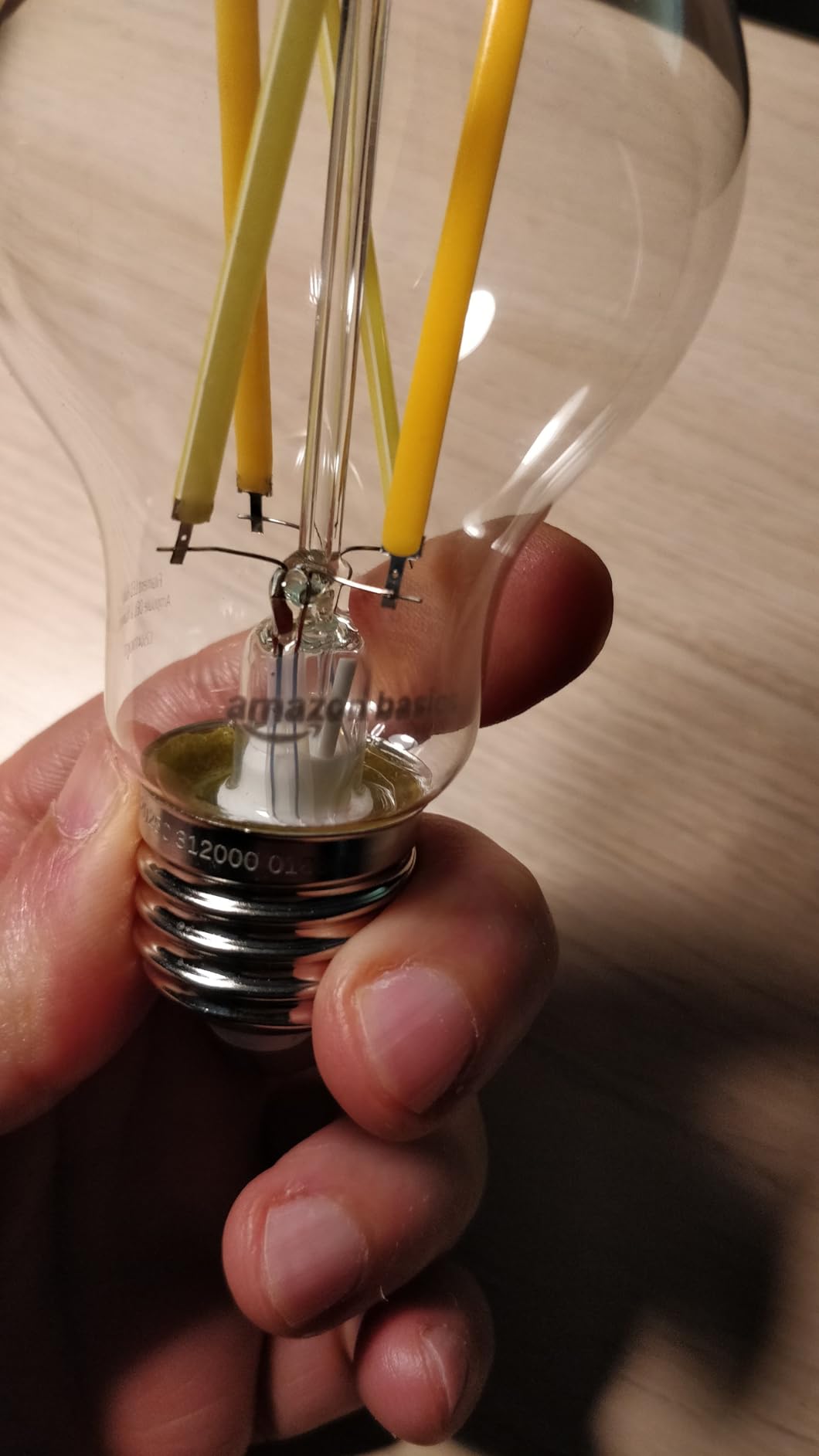 AmazonBasics Lampadina Smart Filamento LED A60 Alexa