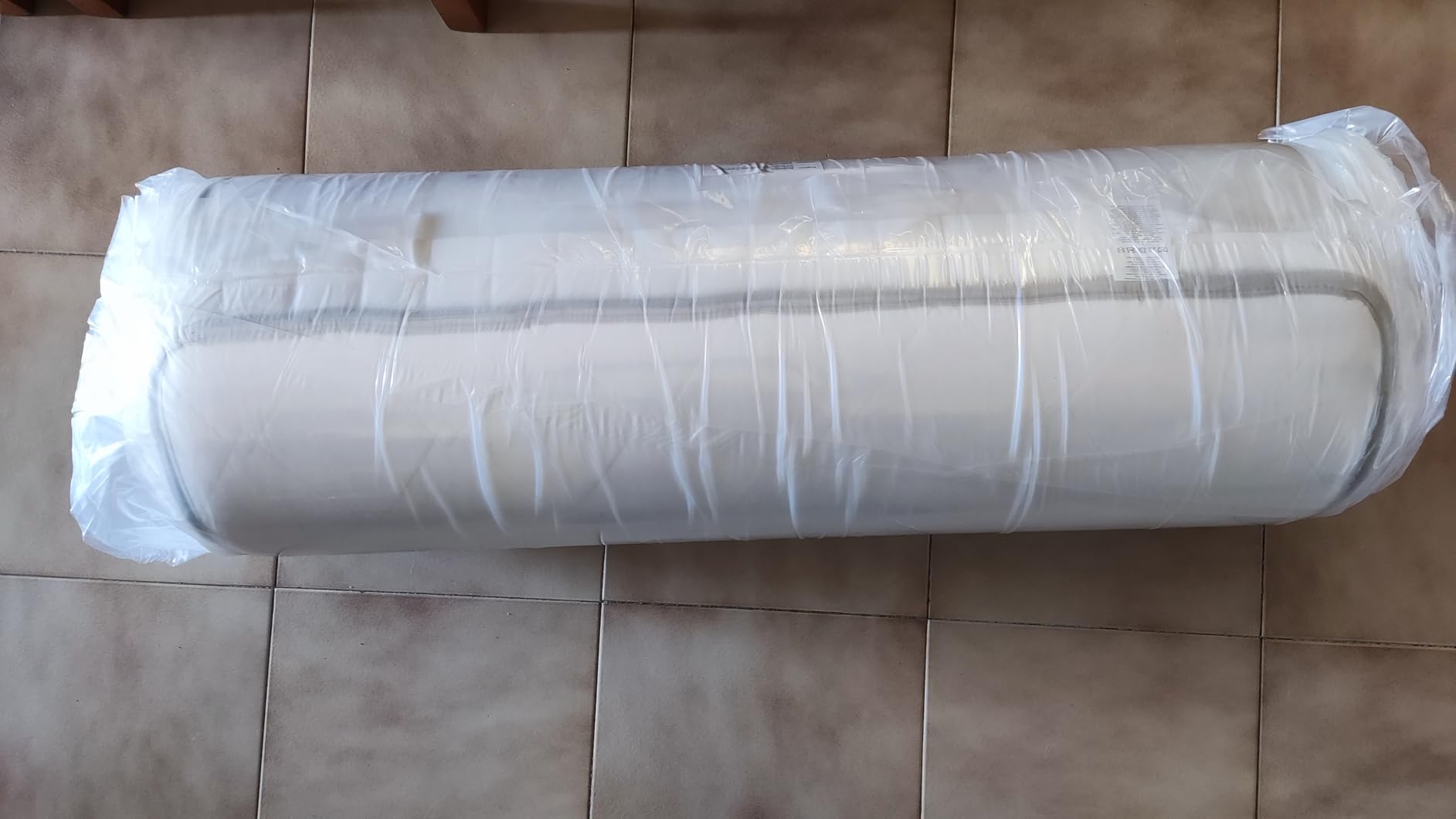 AmazonBasics Materasso Memory Foam 90x190 H3 20cm