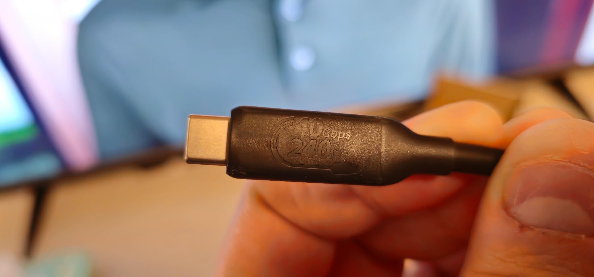 AmazonBasics Cavo USB4 USB-C 1 m 240W 40Gbps 8K Nero