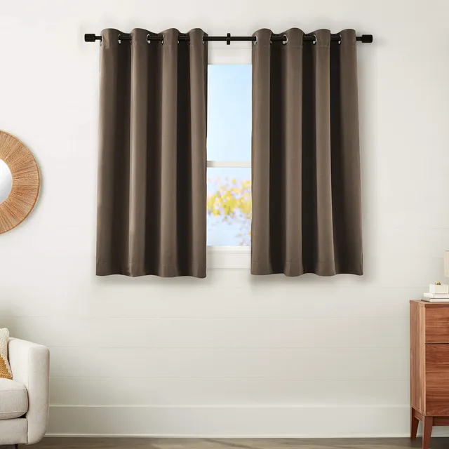 Amazon Basics Theatre Grade tende oscuranti 52x63 marrone scuro 2 pezzi