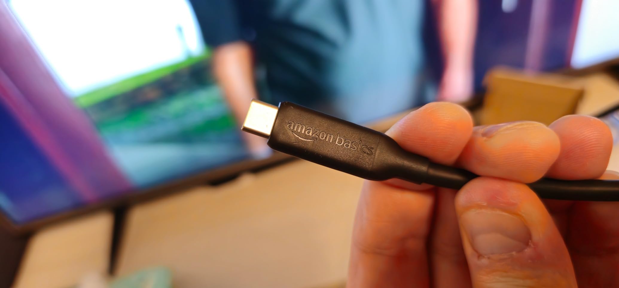 AmazonBasics Cavo USB4 USB-C 1 m 240W 40Gbps 8K Nero