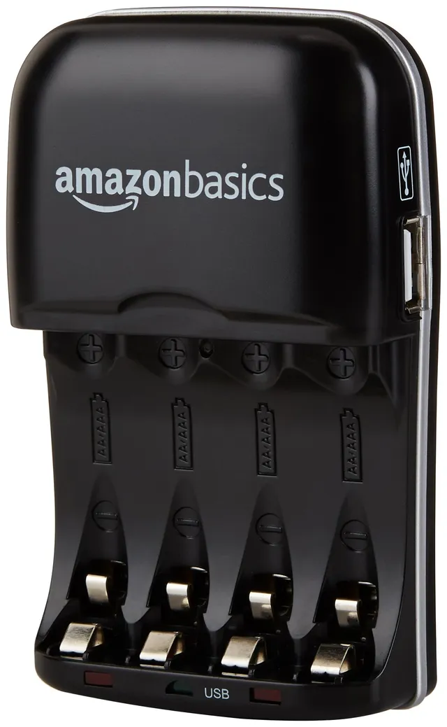 Amazon Basics Caricabatterie Ni-MH AA AAA con USB