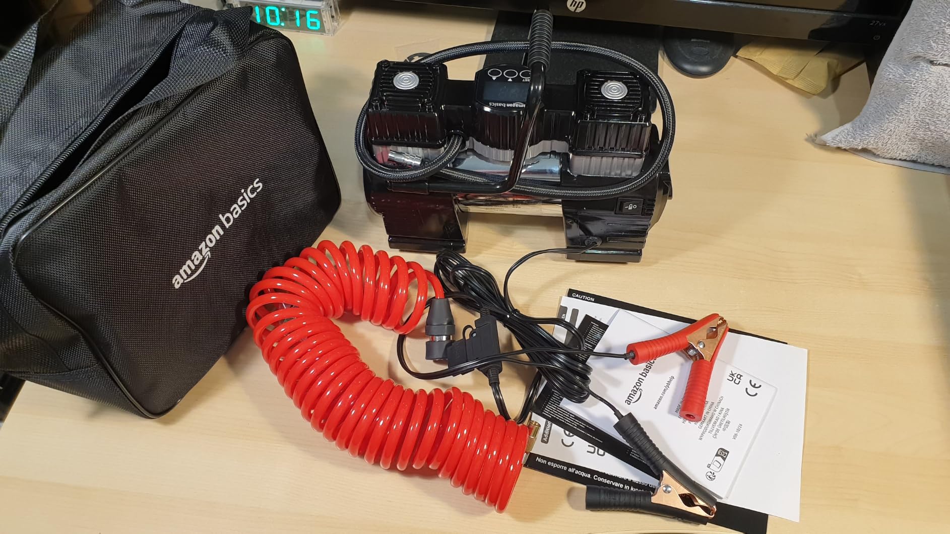 AmazonBasics Compressore Aria Portatile Digitale 12V Nero Rosso