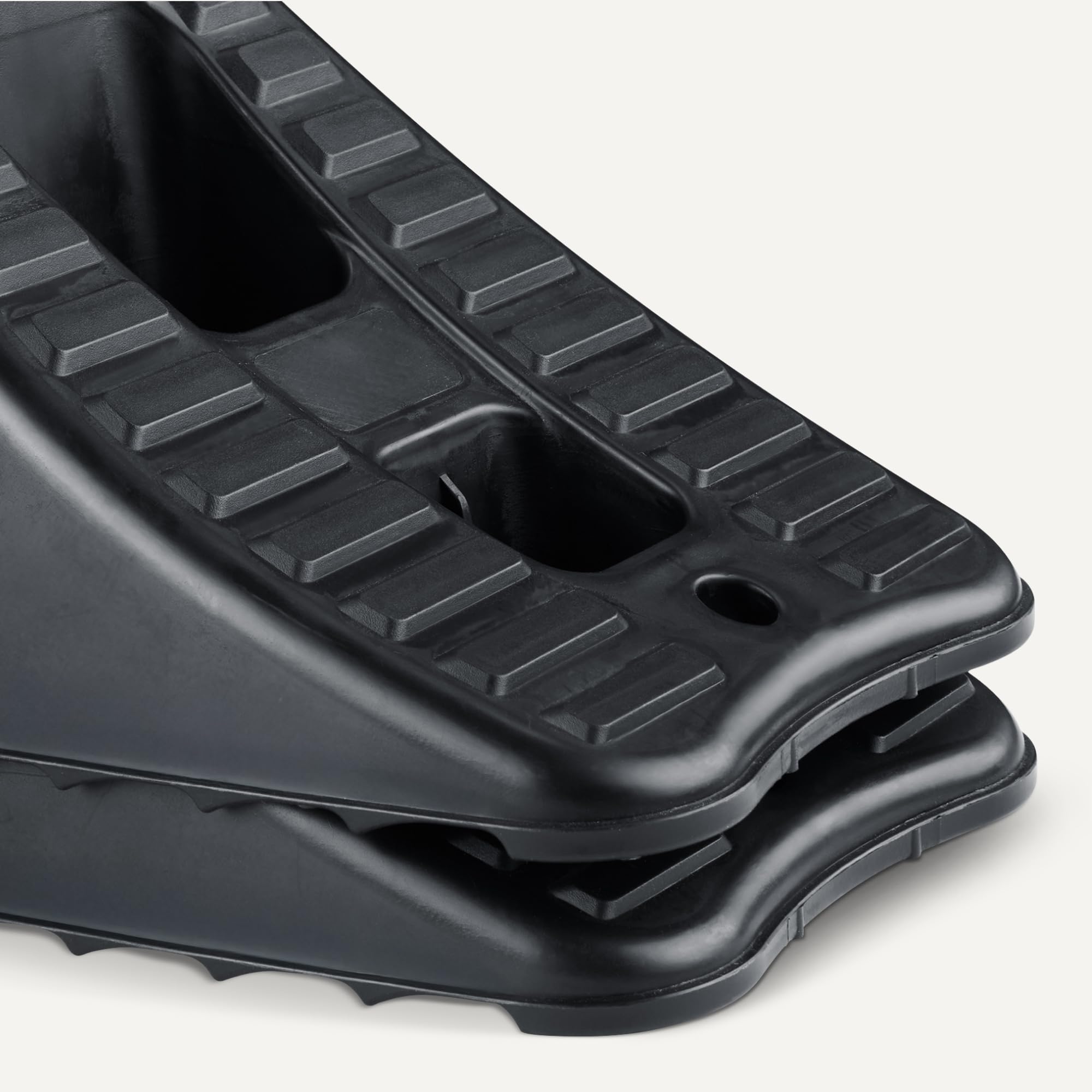 Amazon Basics cunei fermaruote plastica neri confezione da 2