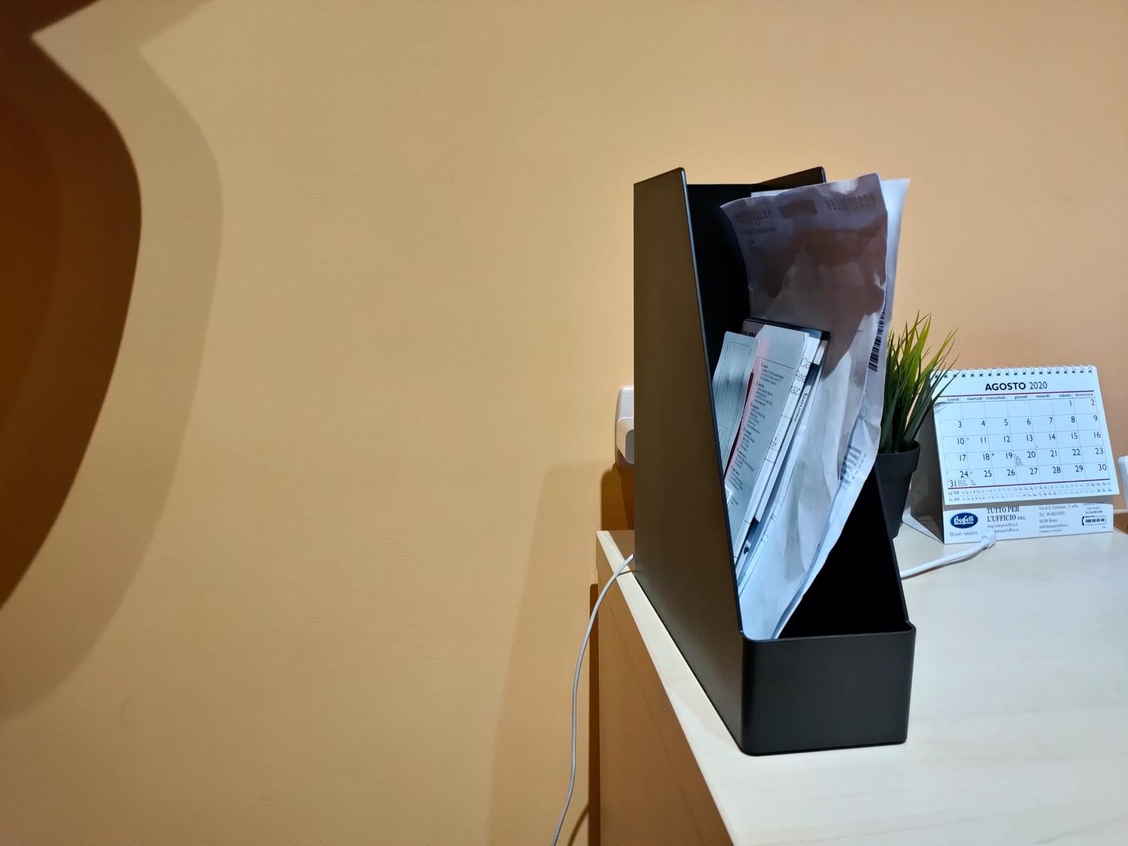 Amazon Basics Portariviste Verticale Nero 2 Pezzi Plastica