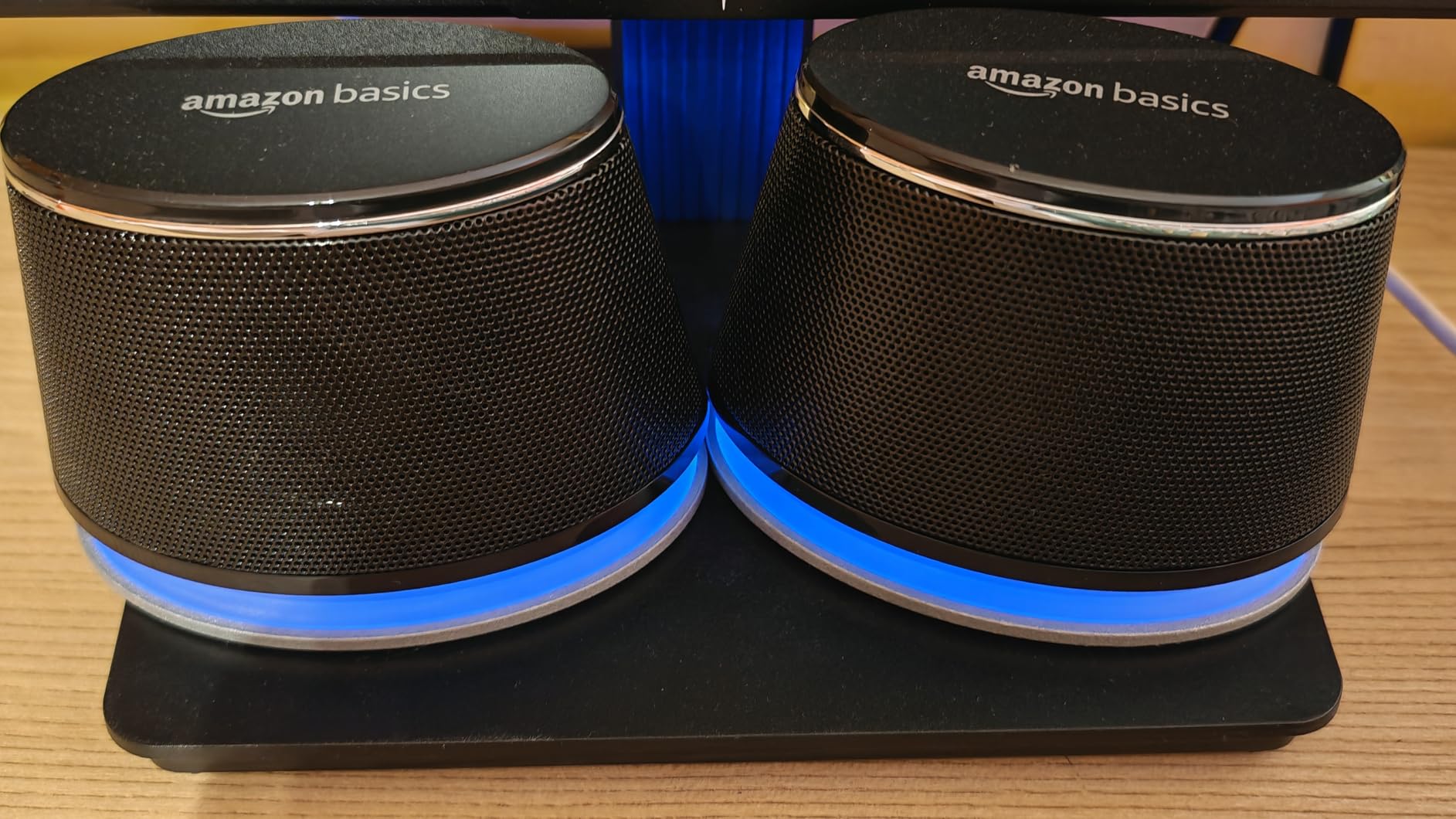 Amazon Basics Altoparlanti PC USB Argento AUX 2.0 Coppia