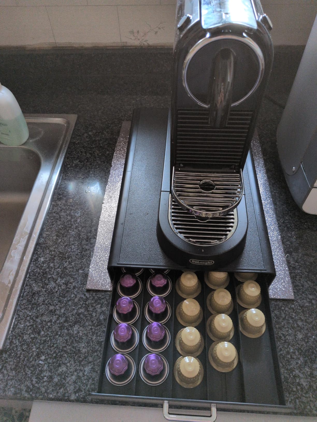 Amazon Basics cassetto portacapsule 50 capsule nero Nespresso