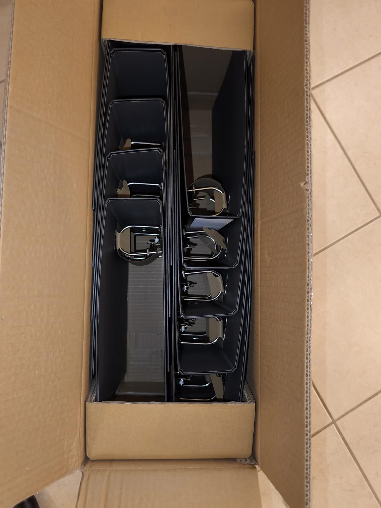 Amazon Basics 10 Raccoglitori Leva A4 Neri 70mm