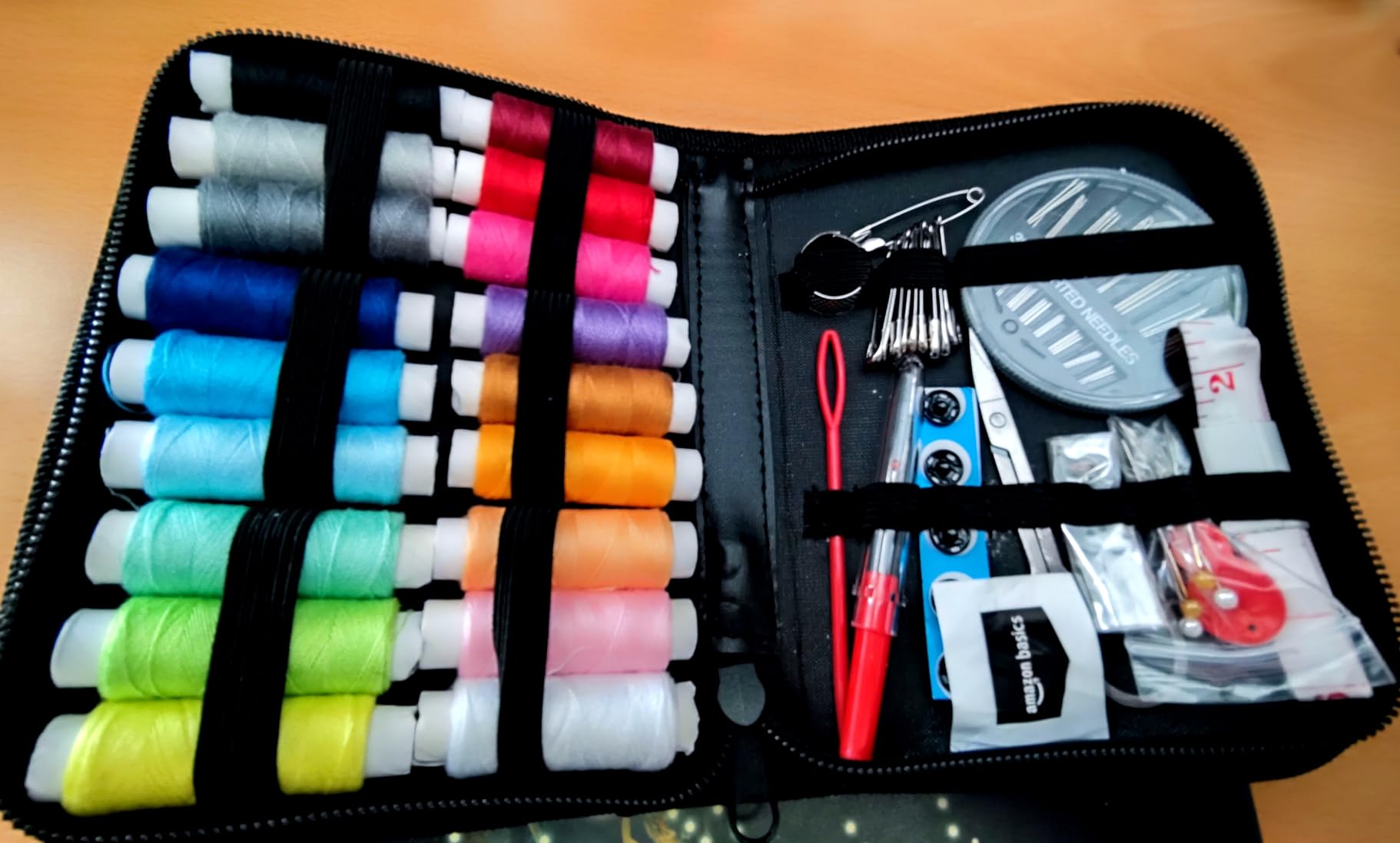 Amazon Basics Kit Cucito da Viaggio Grande Nero