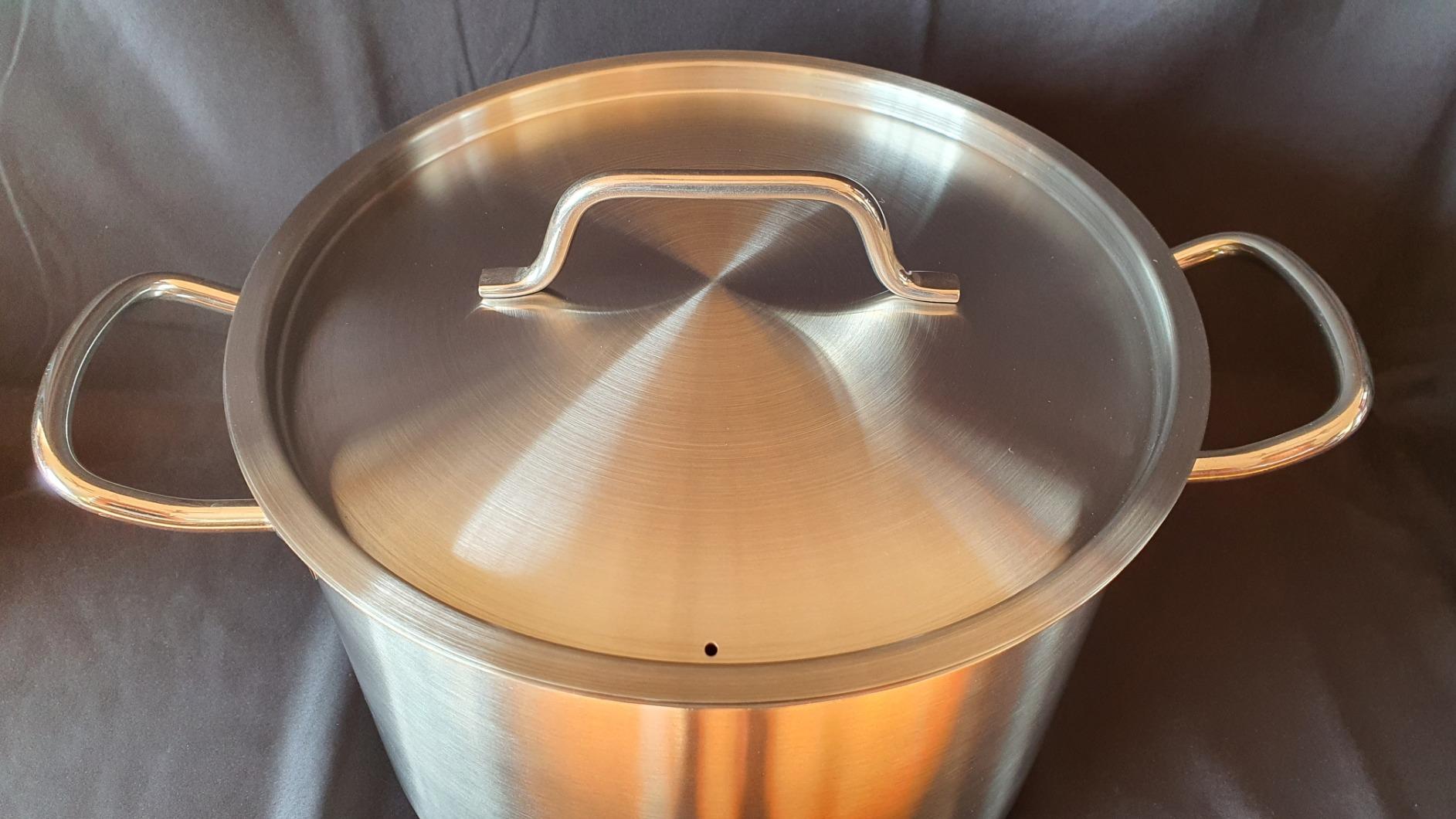 AmazonBasics Pentola Acciaio Inox 9,5 Litri con Coperchio