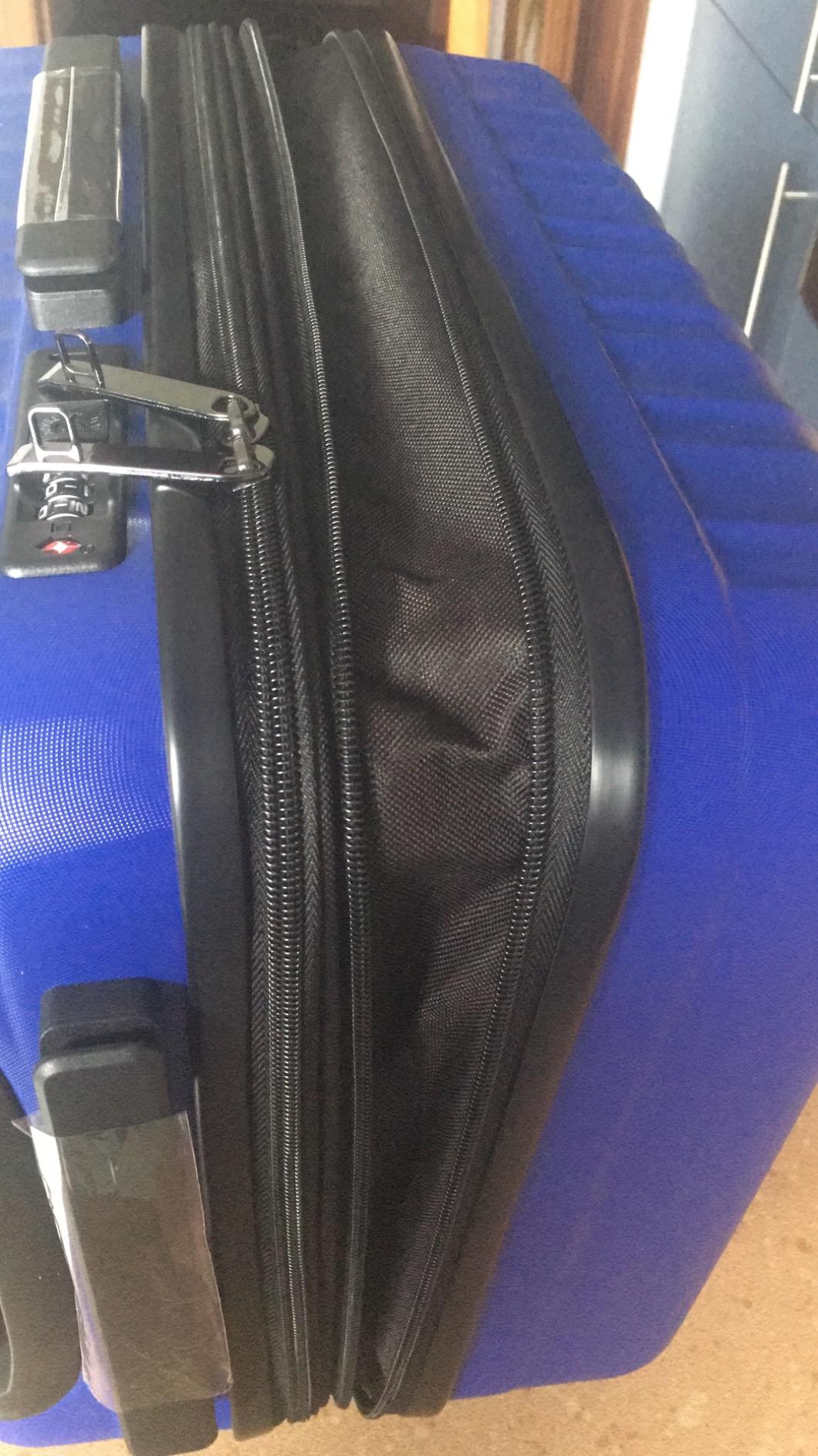 AmazonBasics Trolley Rigido 53,5 cm Blu Marino in Policarbonato