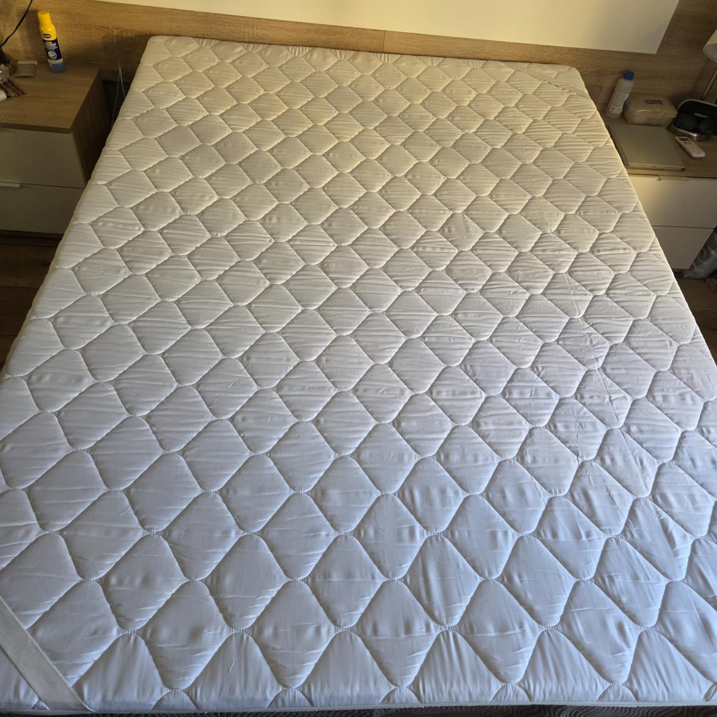 AmazonBasics coprimaterasso schiuma 160x200x6 bianco