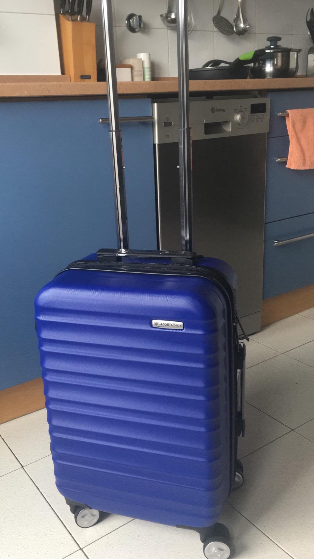 AmazonBasics Trolley Rigido 53,5 cm Blu Marino in Policarbonato
