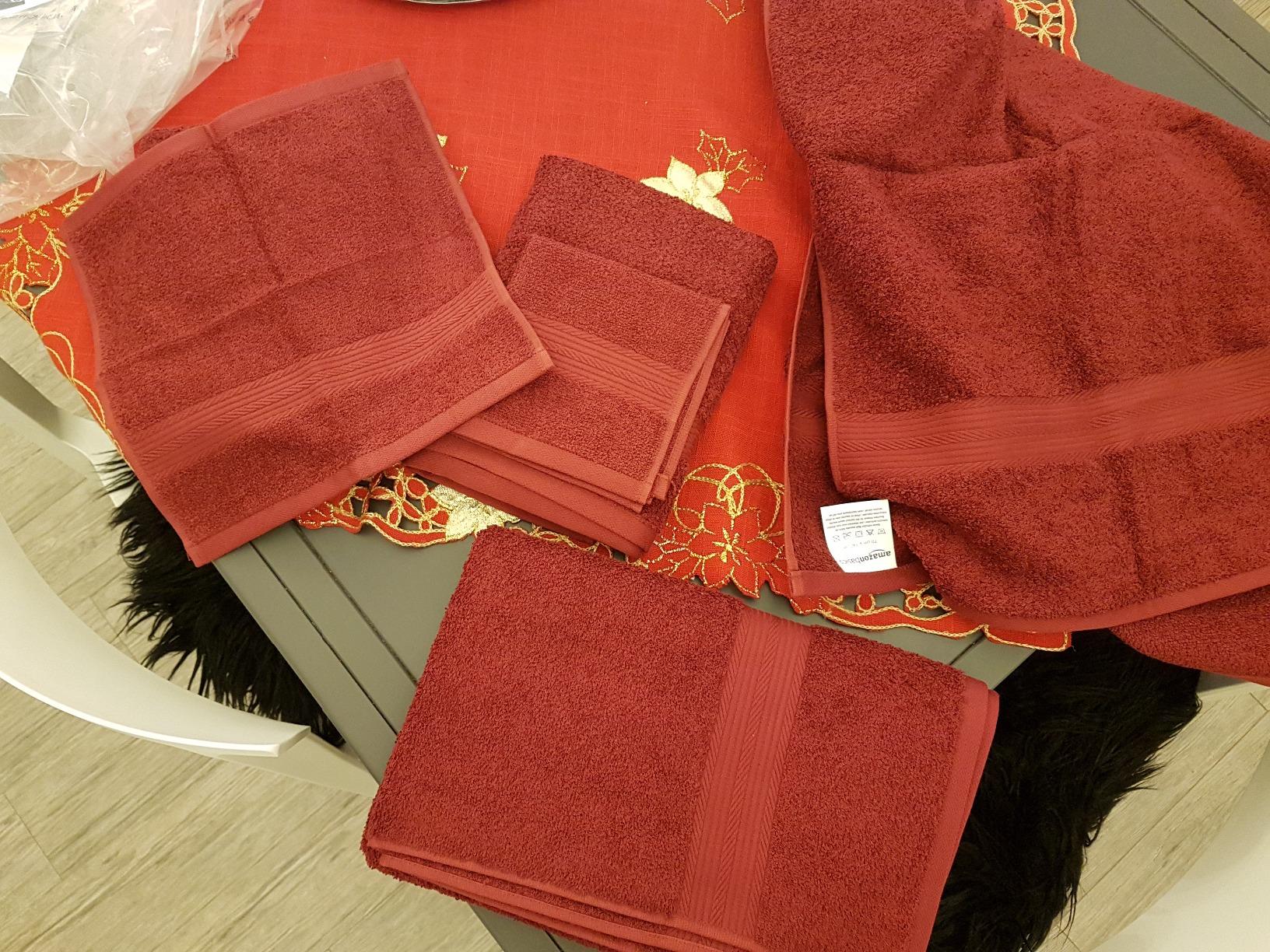 AmazonBasics Set Asciugamani Cotone 6 Pezzi Rosso assorbente