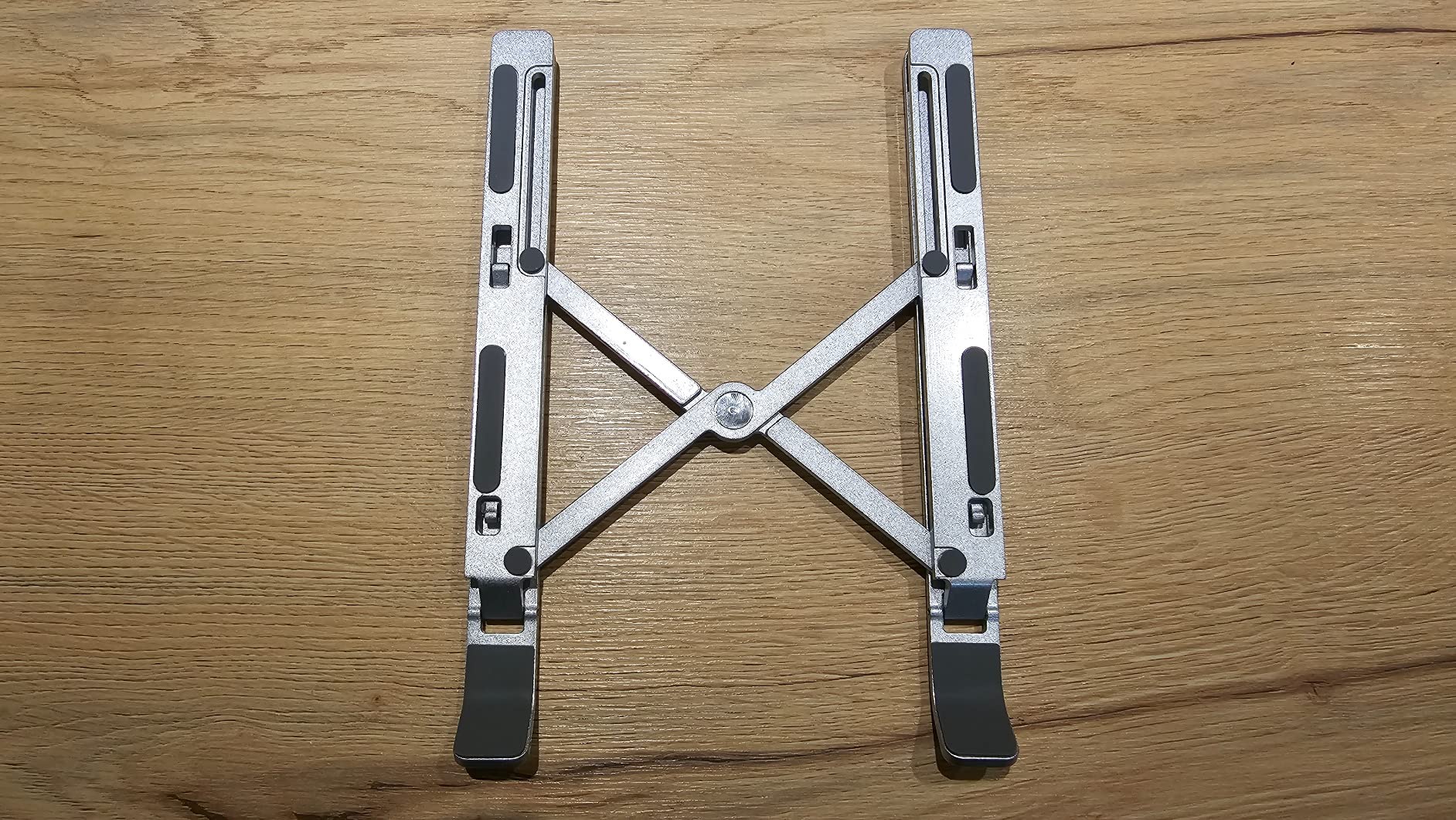 Amazon Basics supporto laptop alluminio 10-15,6" argento 6 angoli