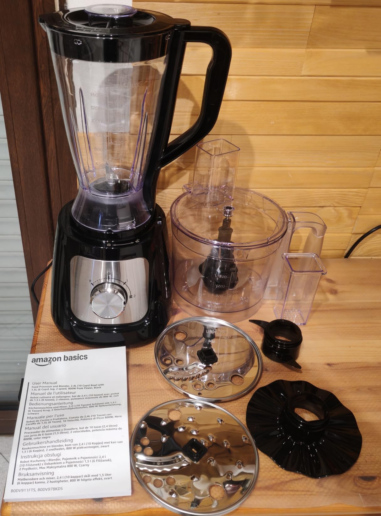 Amazon Basics Robot Cucina 800W Nero 2,4 L con Frullatore