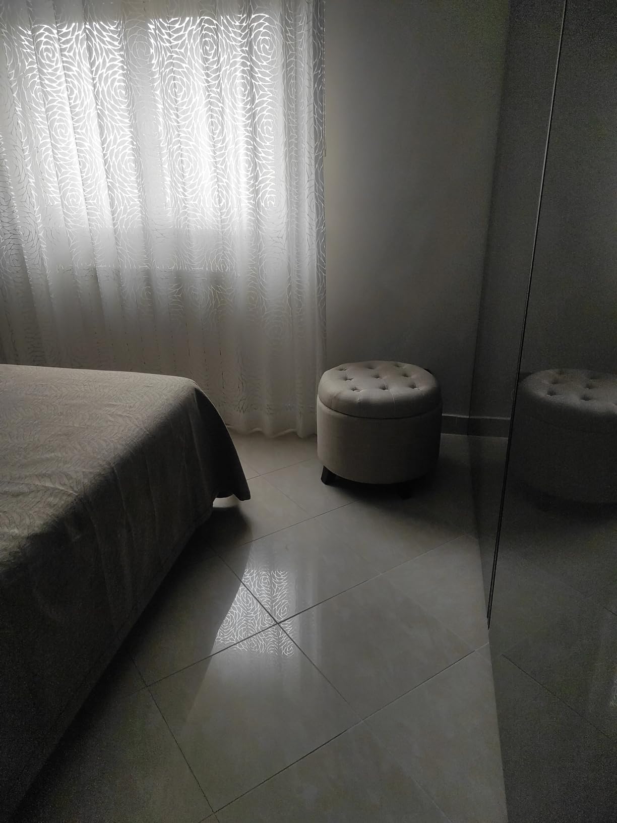 Amazon Basics Sgabello Imbottito Rotondo Beige Pouf Contenitore