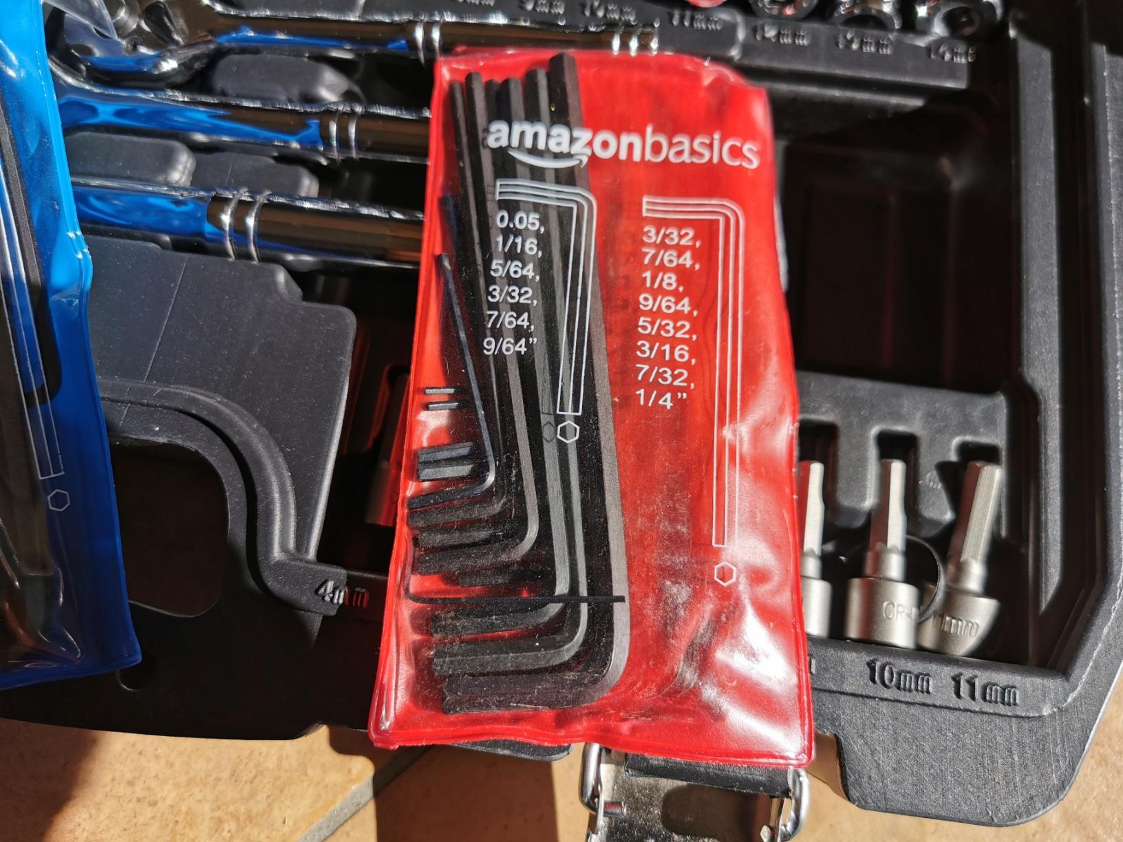 AmazonBasics Set Chiavi a Bussola 123 Pezzi Cr-V