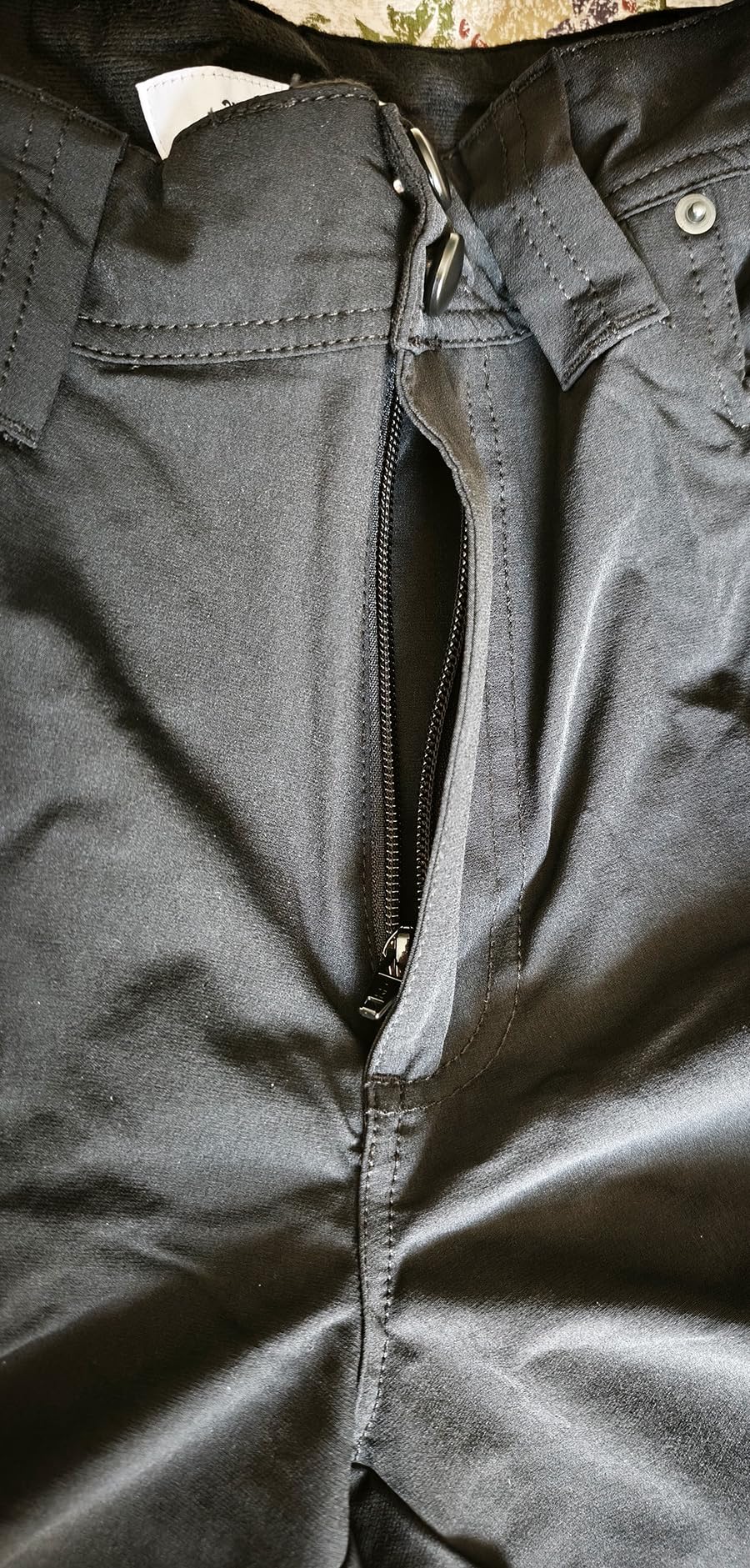 Amazon Basics pantaloncini ibridi da lavoro uomo vestibilita comoda