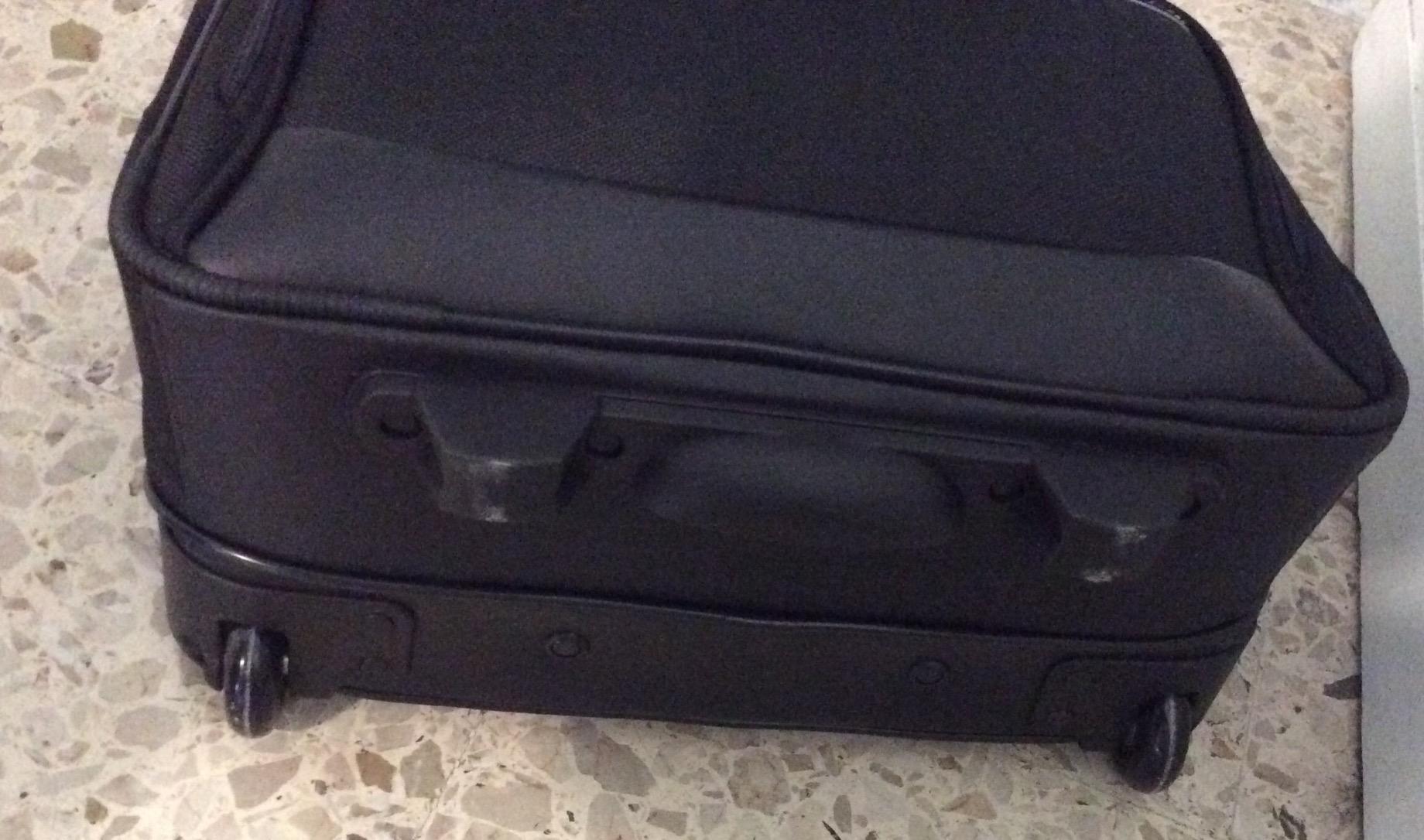 AmazonBasics Borsa Laptop con Ruote da Viaggio Nera