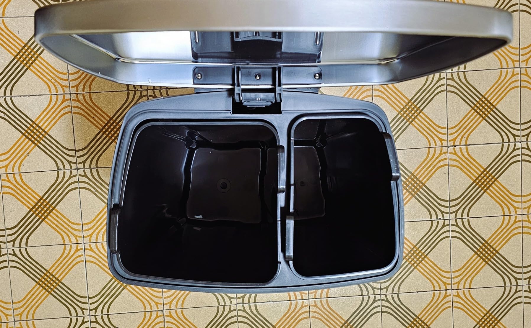 AmazonBasics Pattumiera 30+30L Doppia 60L Acciaio Inox
