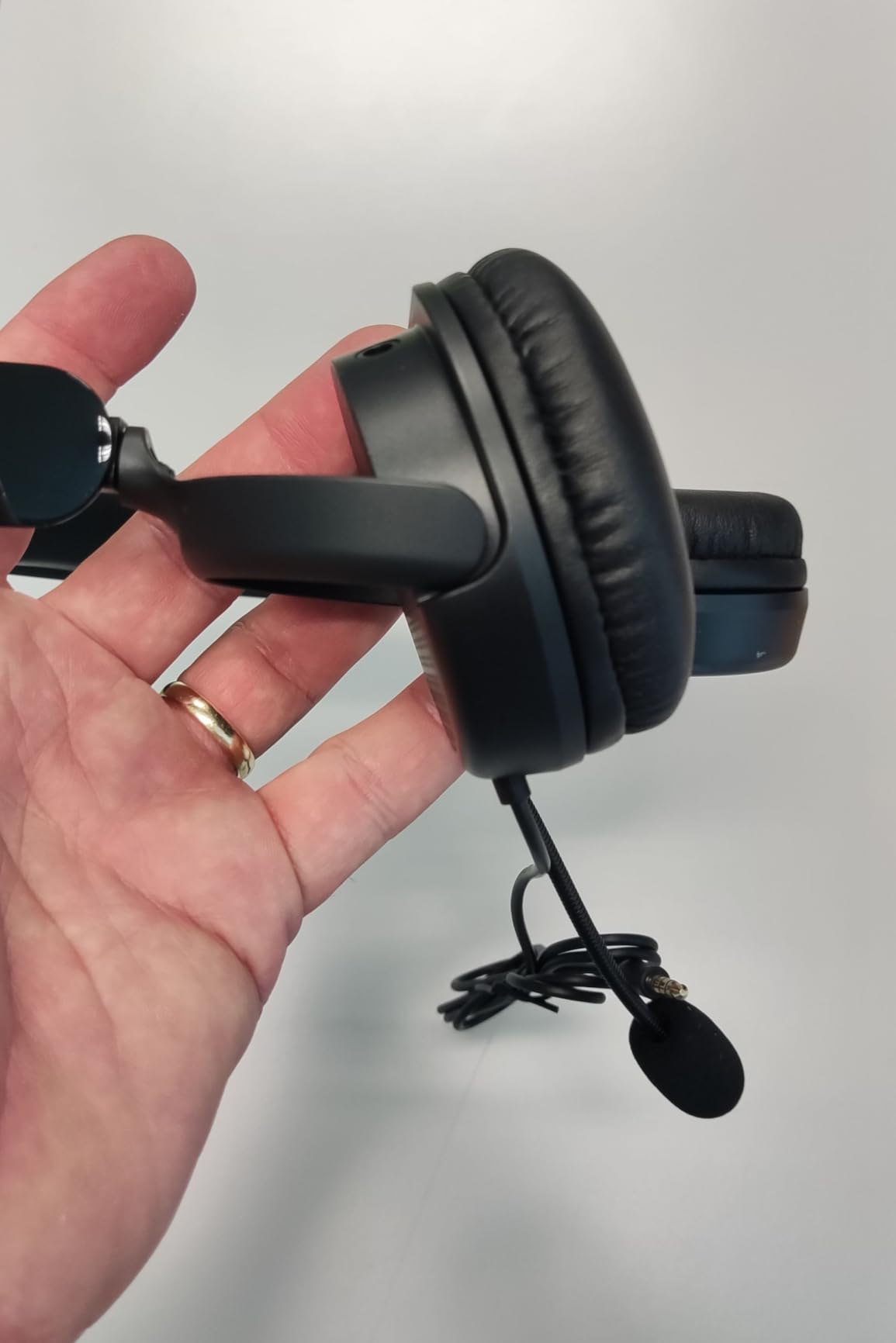 Amazon Basics Cuffie Cablate con Microfono Nere USB 3,5 mm