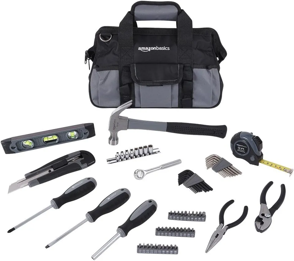 Amazon Basics kit attrezzi 65 pezzi con valigetta