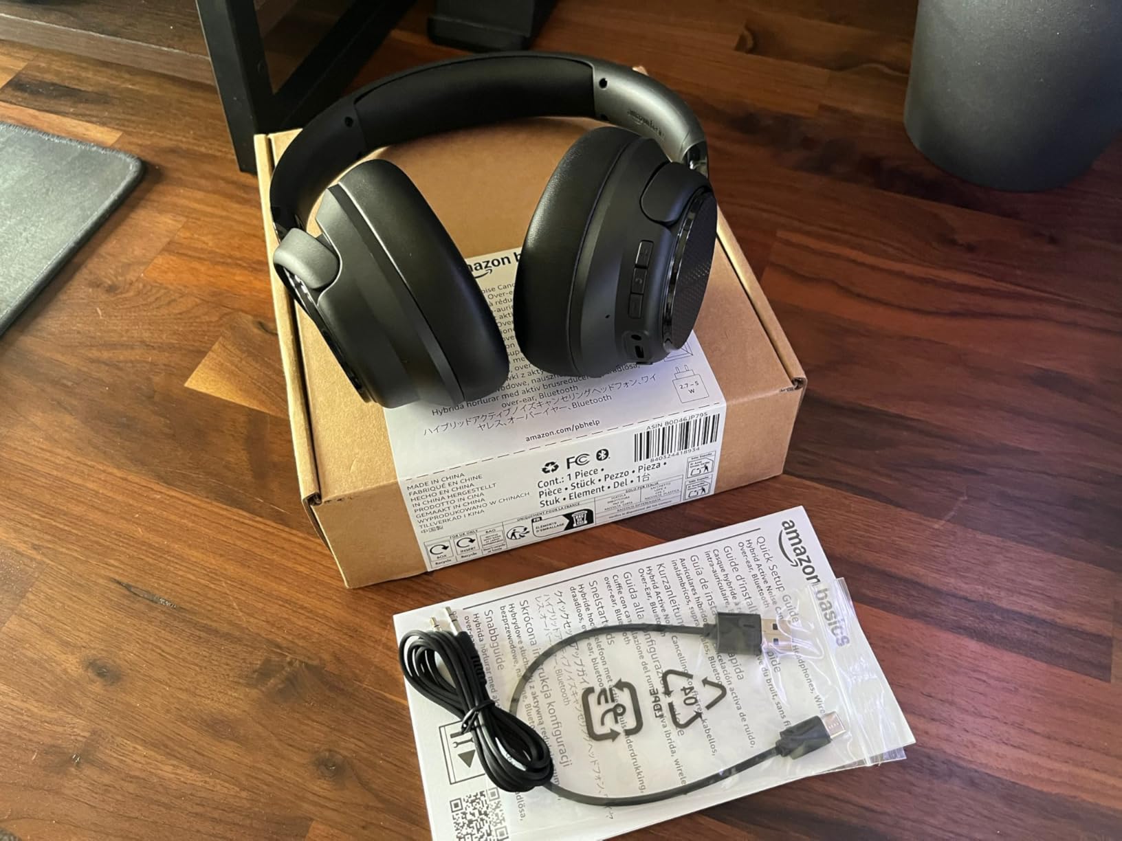 Amazon Basics Cuffie Wireless Bluetooth 5.3 ANC Nere 35 Ore