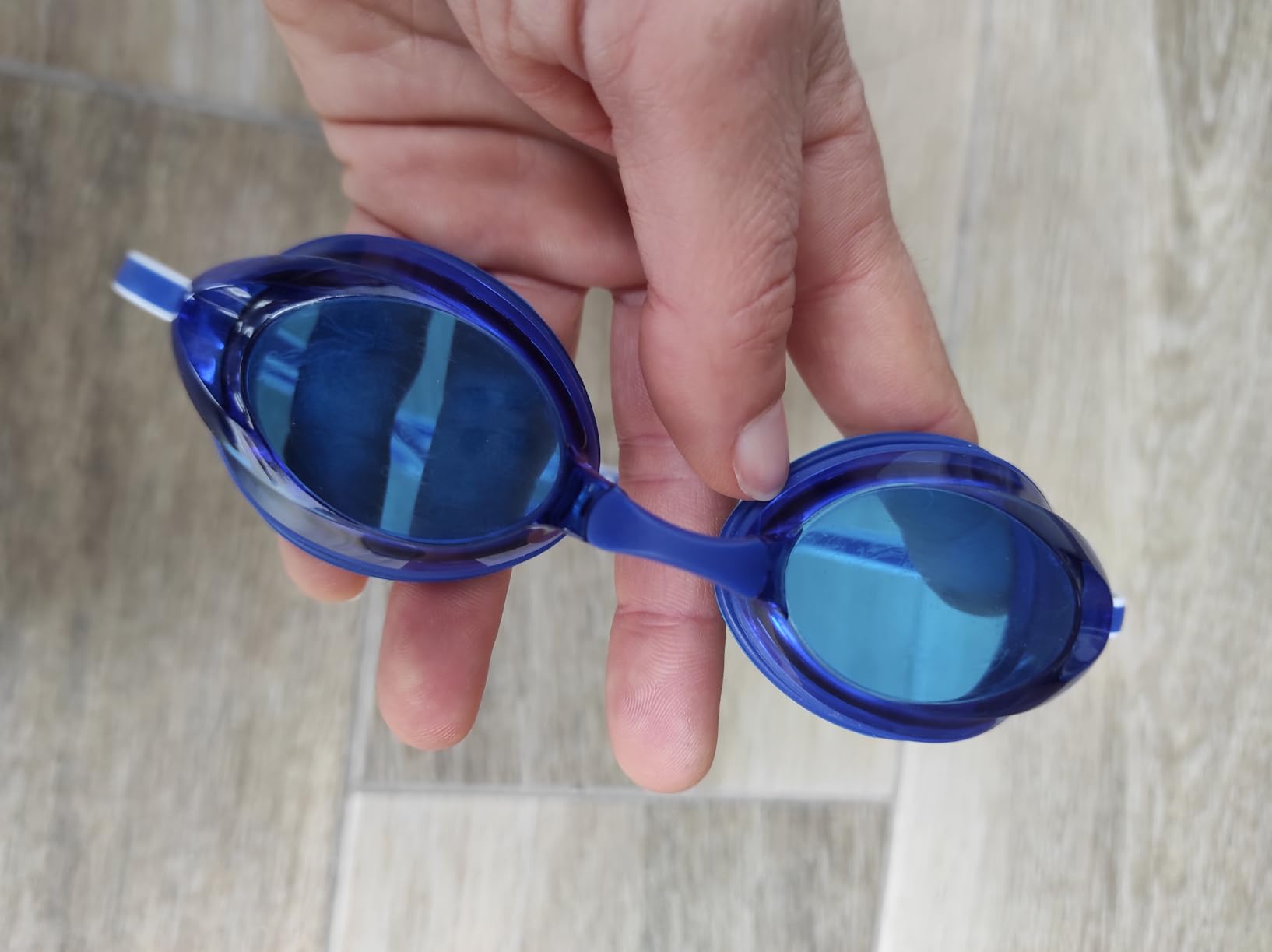 Amazon Basics Occhialini Nuoto Adulti Argento Specchio Antiappannamento