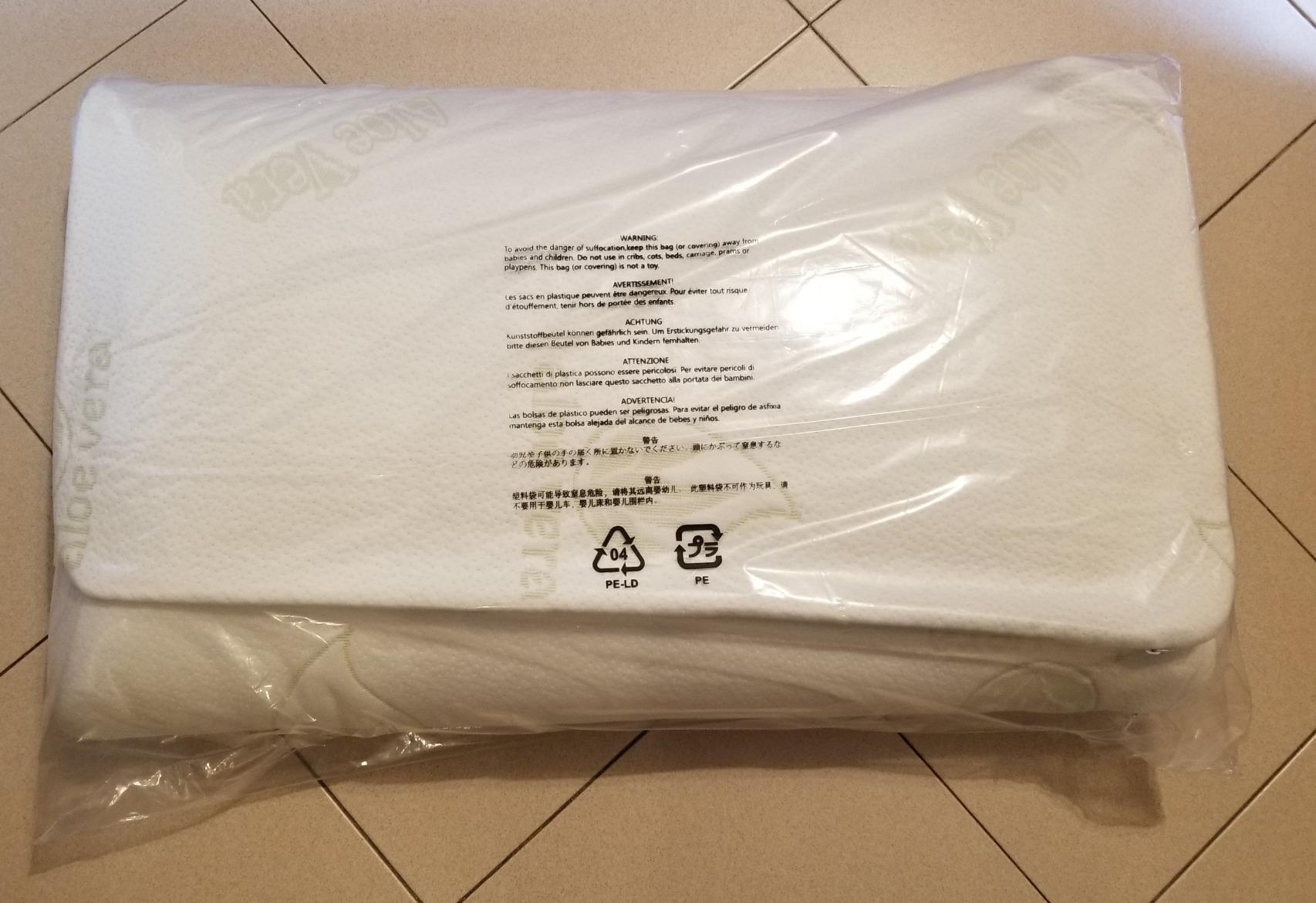 Amazon Basics cuscino memory foam aloe vera 70x42