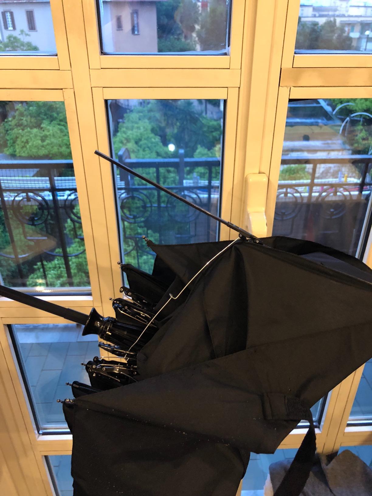 AmazonBasics Ombrello Viaggio Automatico Antivento Nero 98 cm