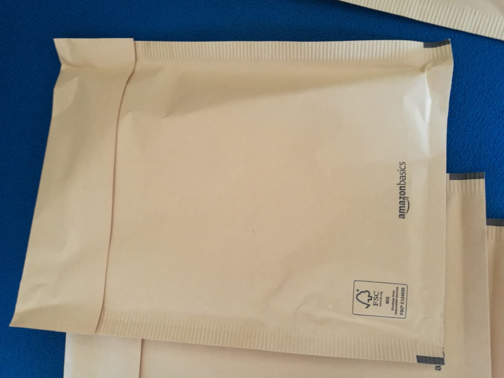 AmazonBasics Buste Imbottite Oro 100x165 mm 100 Pezzi