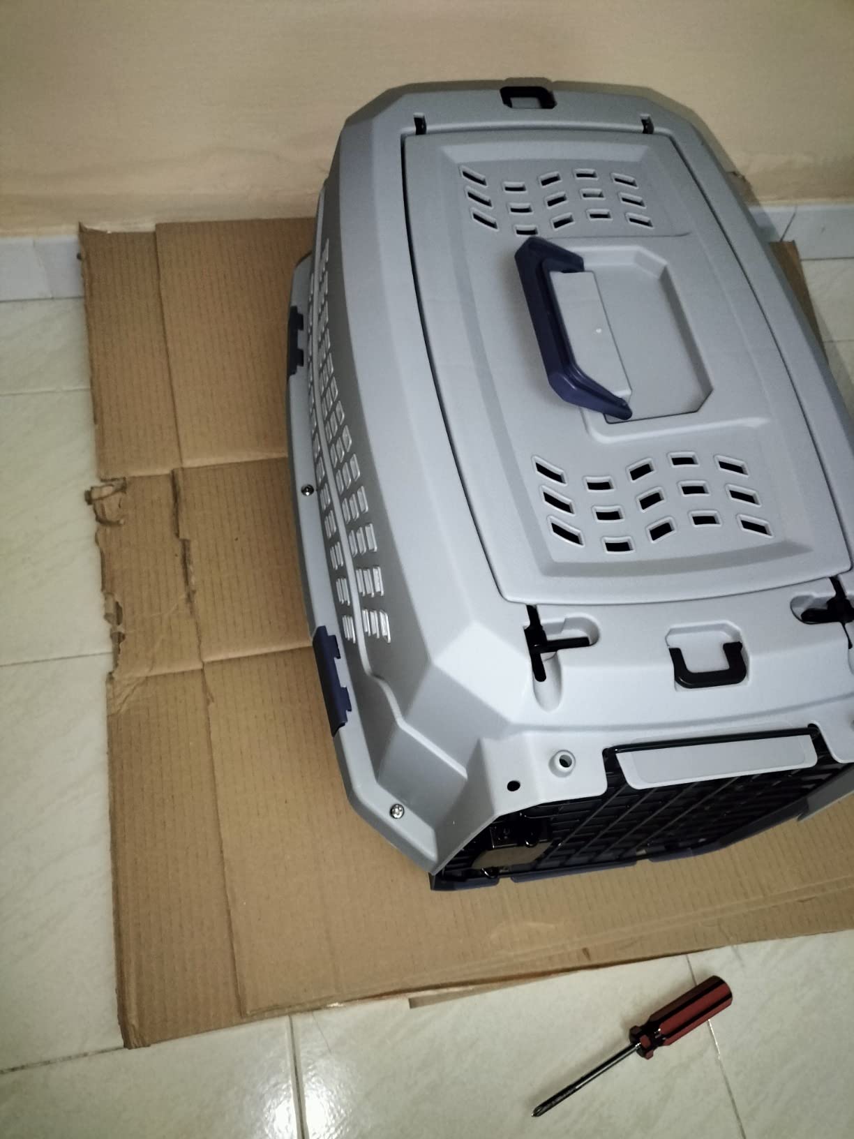 Amazon Basics Trasportino 23 Pollici 2 Porte Blu 58x38x33 cm