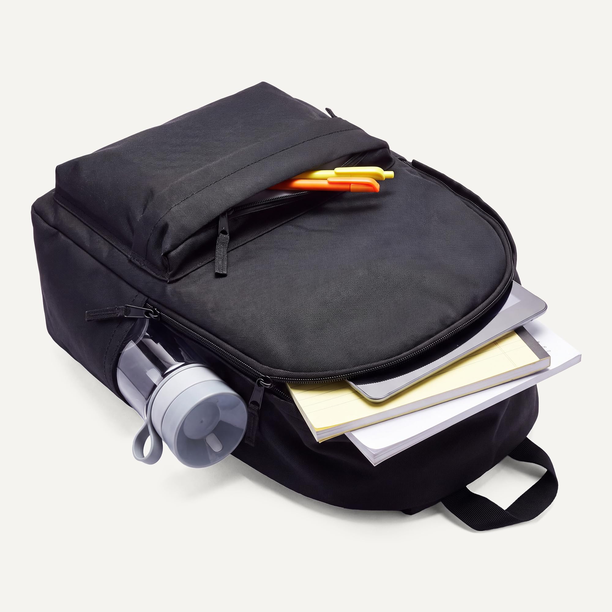 Amazon Basics Classico Zaino Nero 24 Litri Porta Laptop