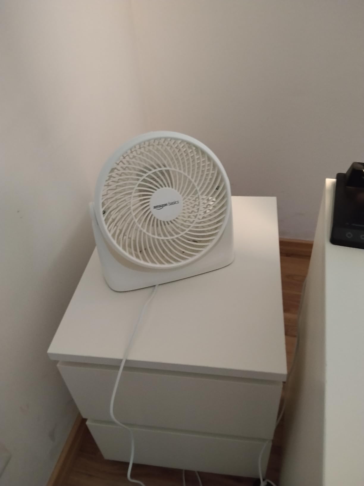 Amazon Basics ventilatore da tavolo 18 cm bianco 3 velocita